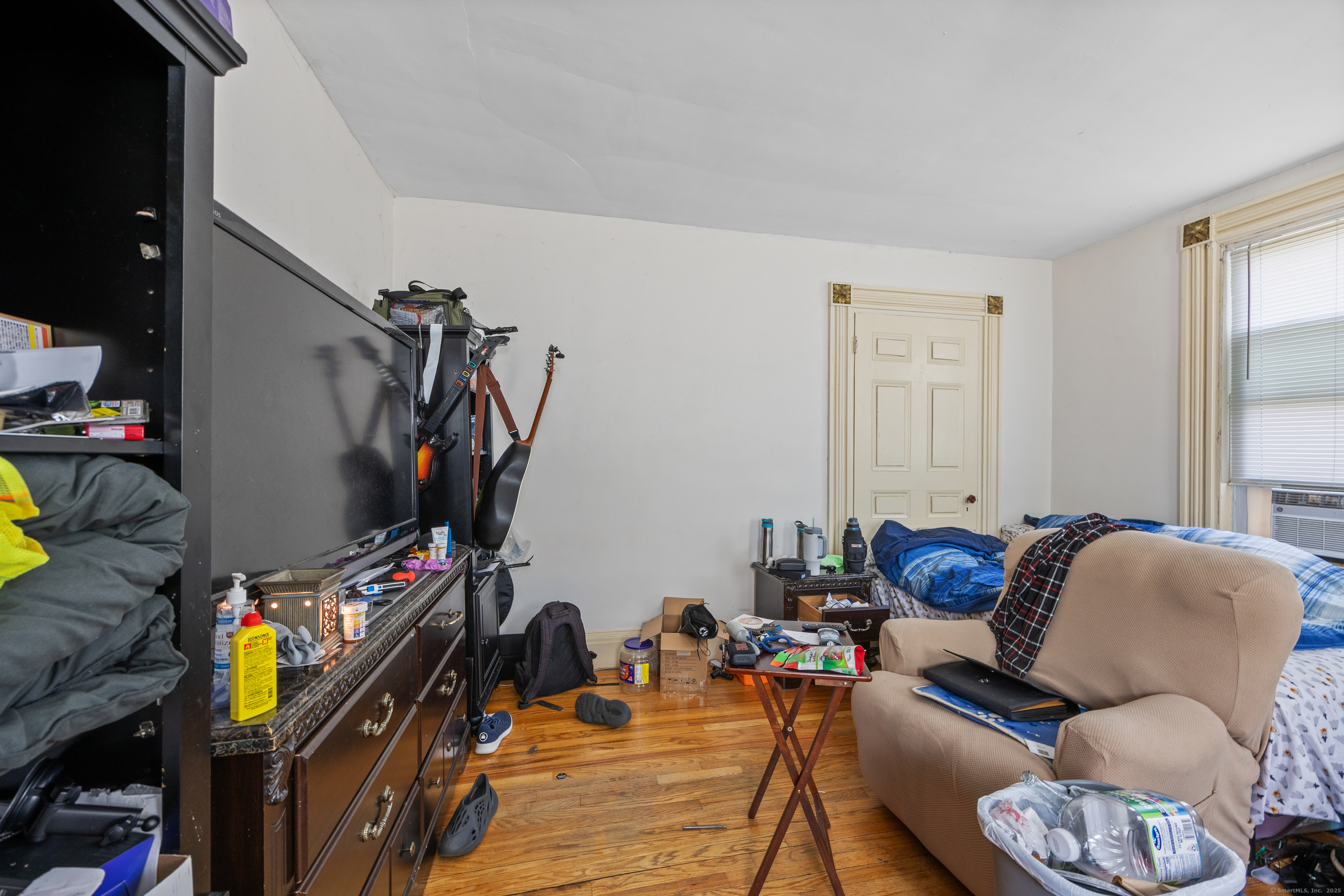 16 High, Meriden, Connecticut 06450