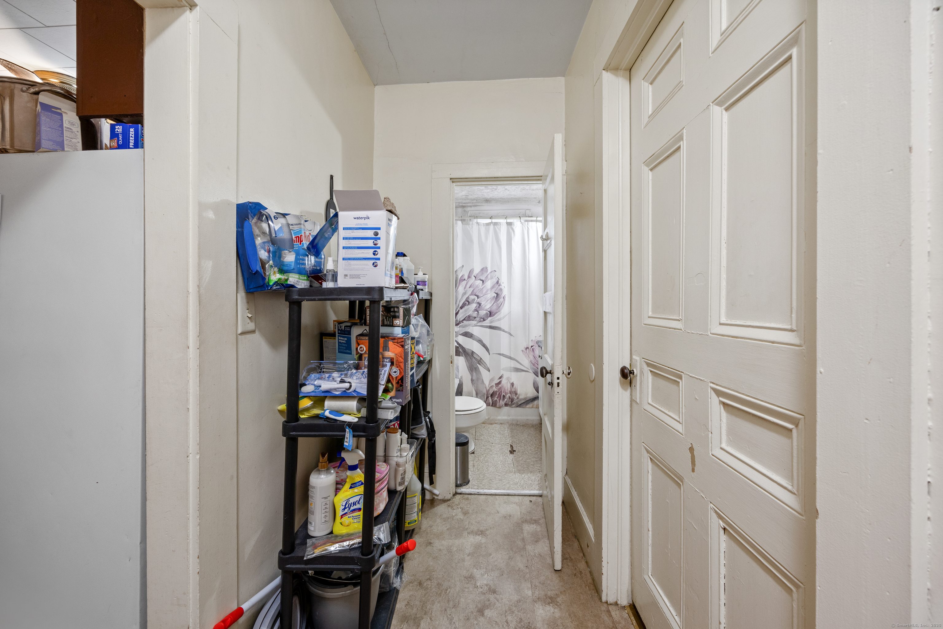 16 High, Meriden, Connecticut 06450