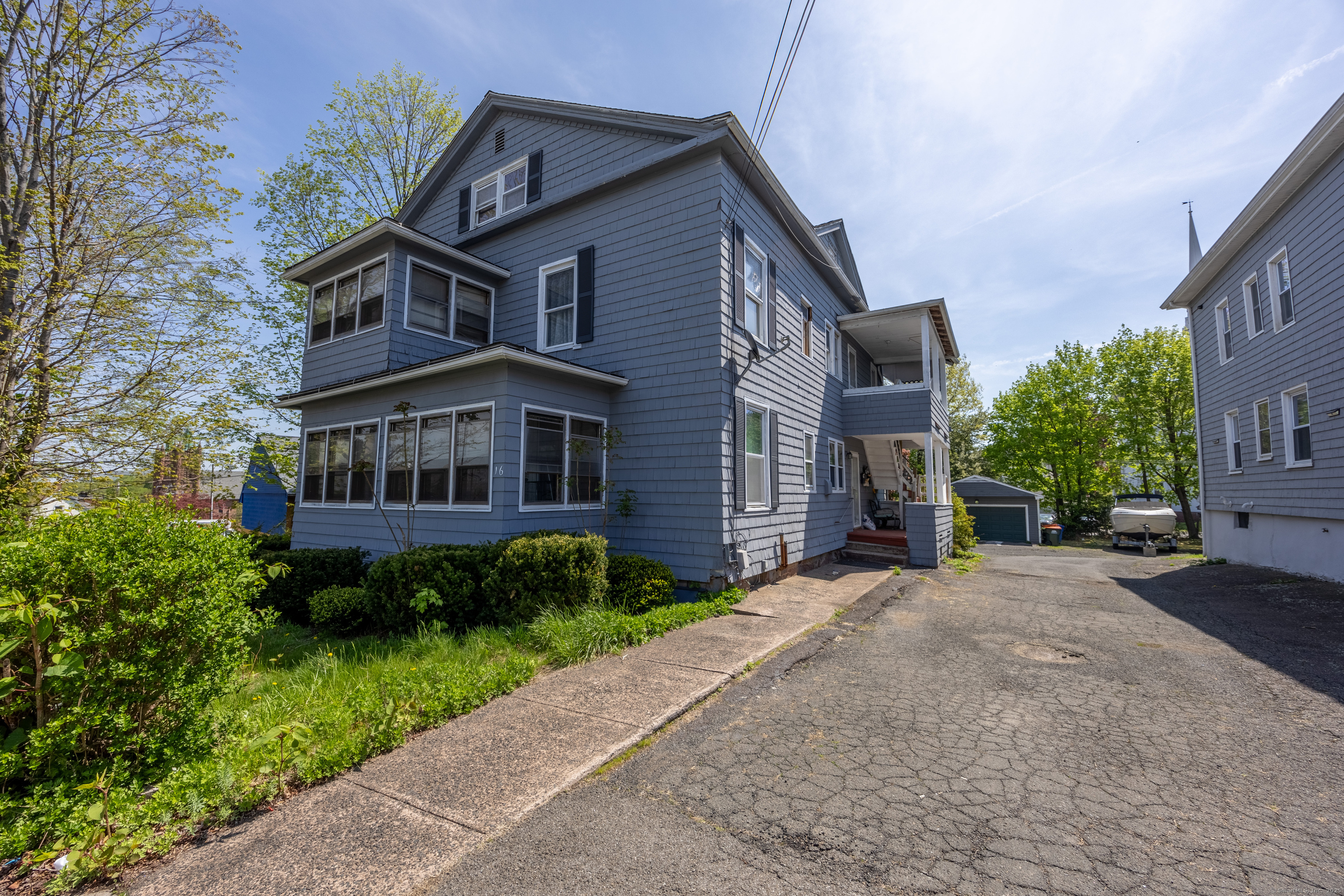 16 High, Meriden, Connecticut 06450