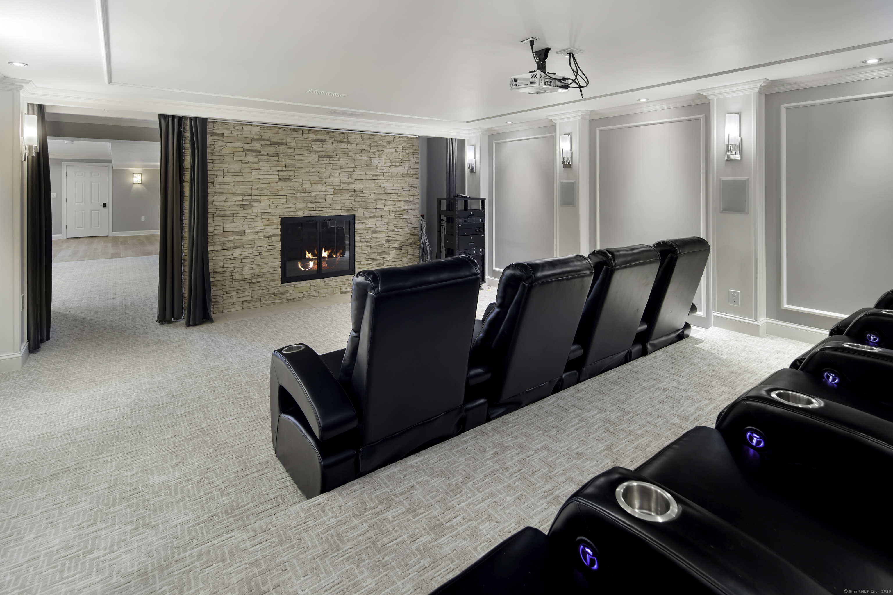 279 Old Stamford, New Canaan, Connecticut 06840