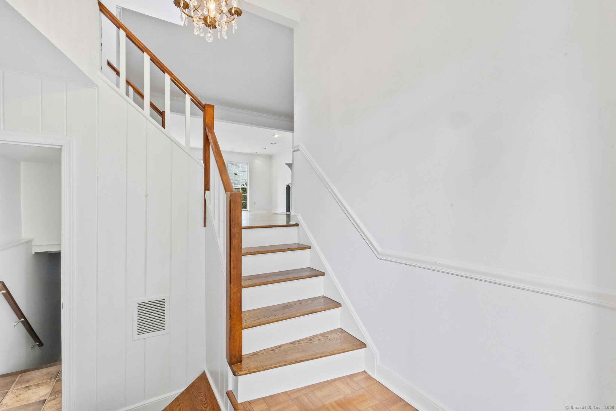 205 Main, New Canaan, Connecticut 06840