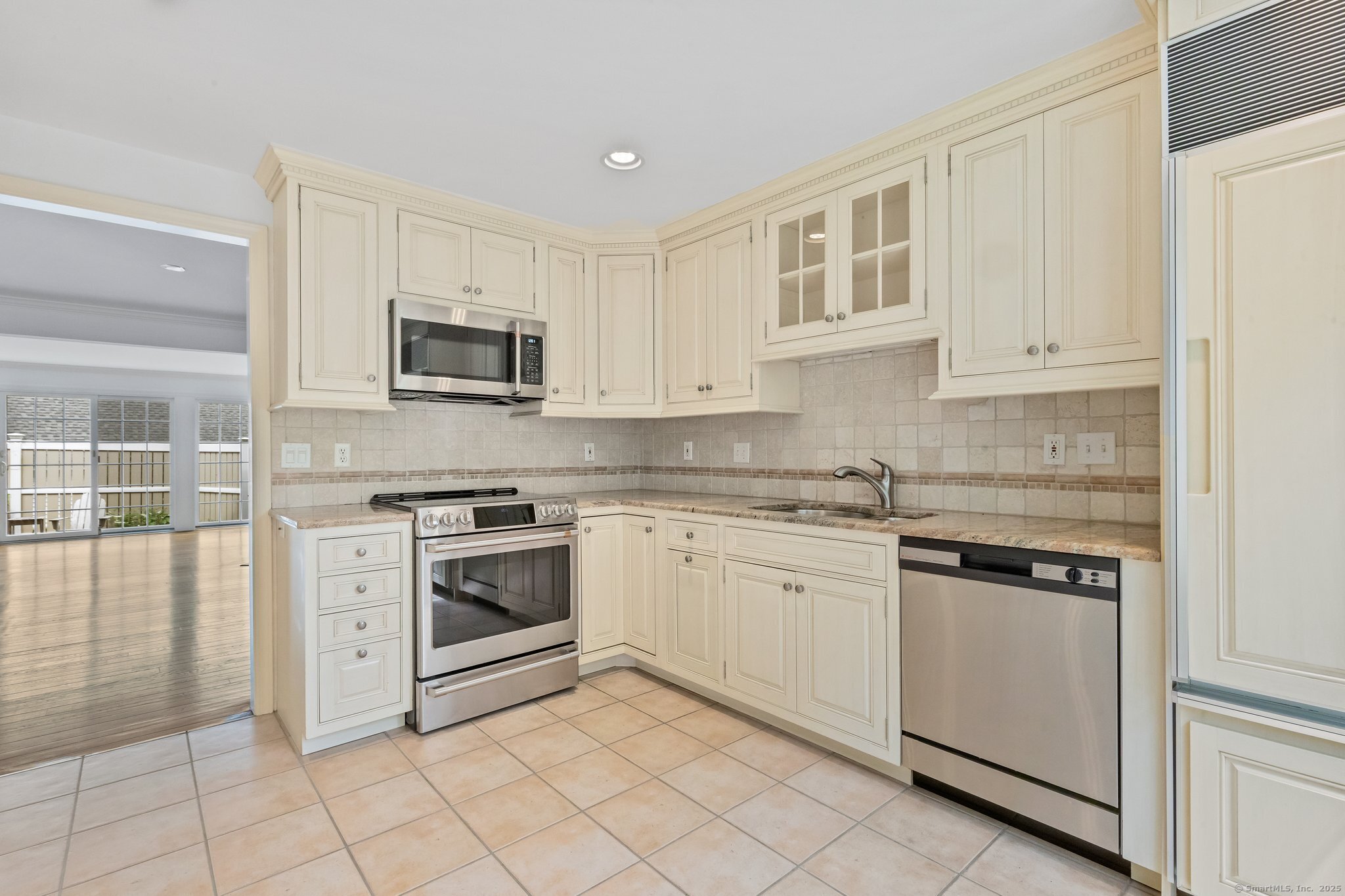 205 Main, New Canaan, Connecticut 06840