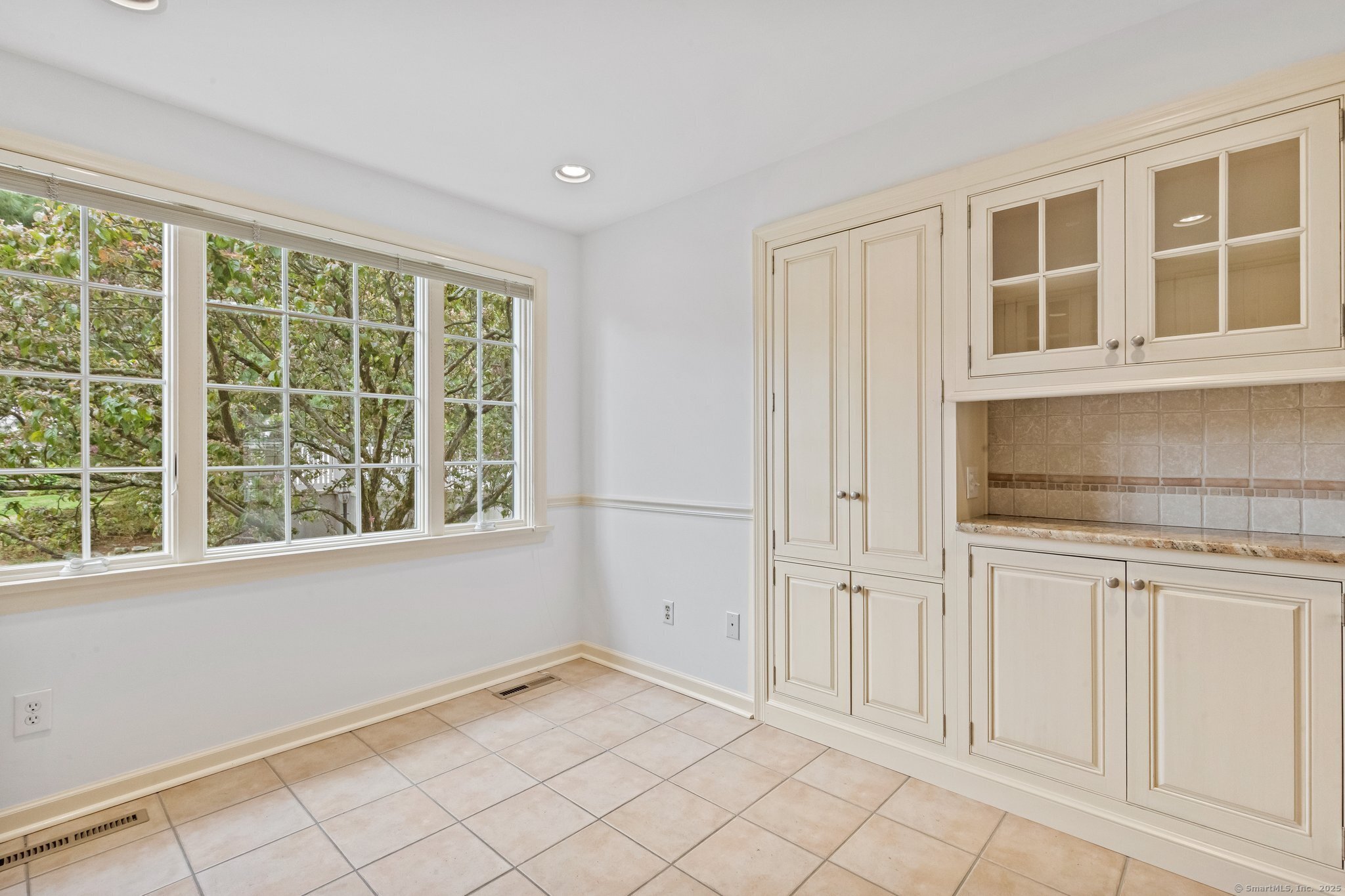205 Main, New Canaan, Connecticut 06840