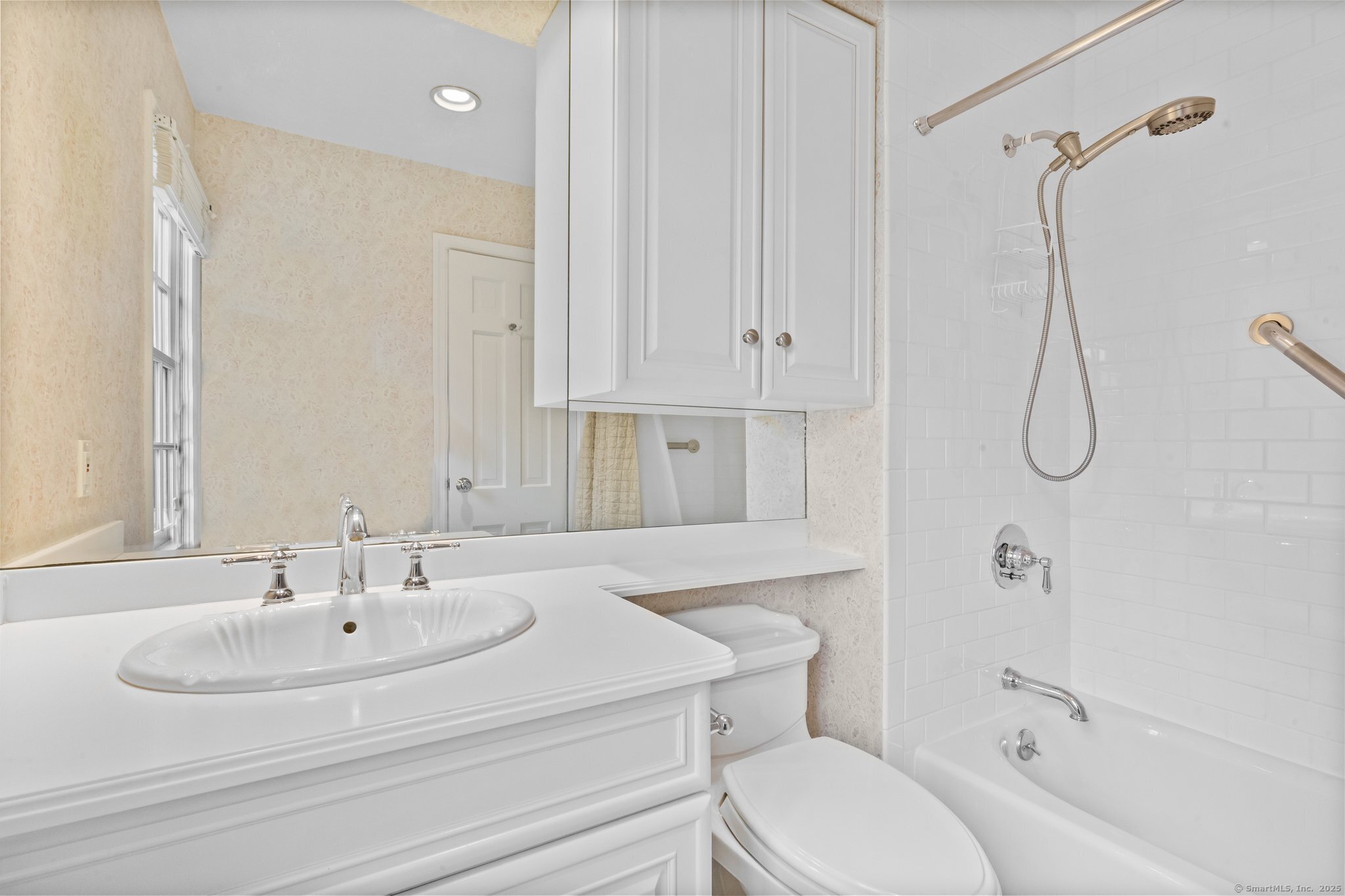 205 Main, New Canaan, Connecticut 06840