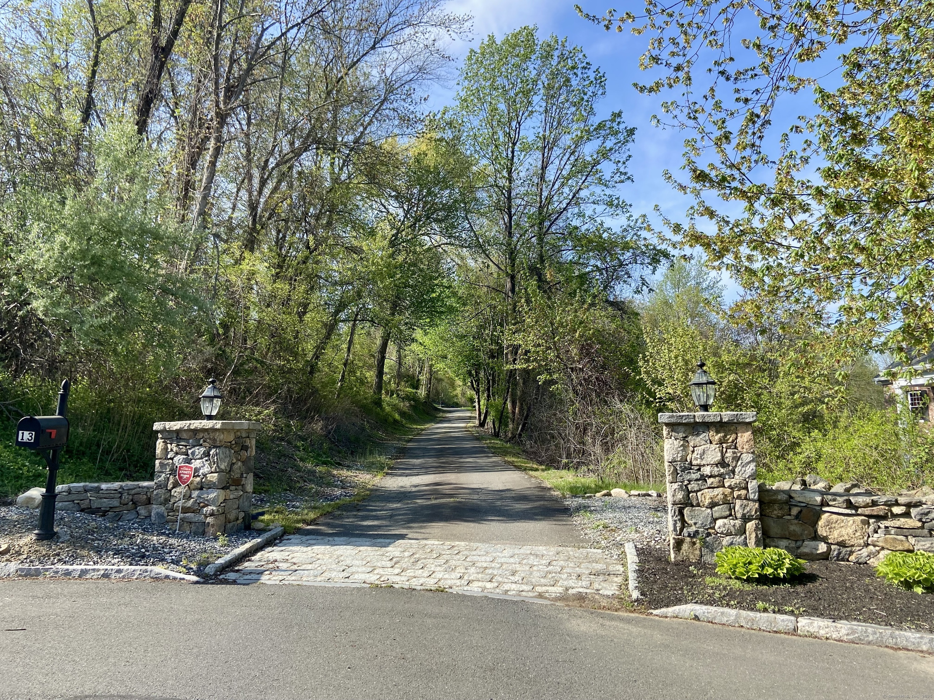 13 Society Hill, Danbury, Connecticut 06811