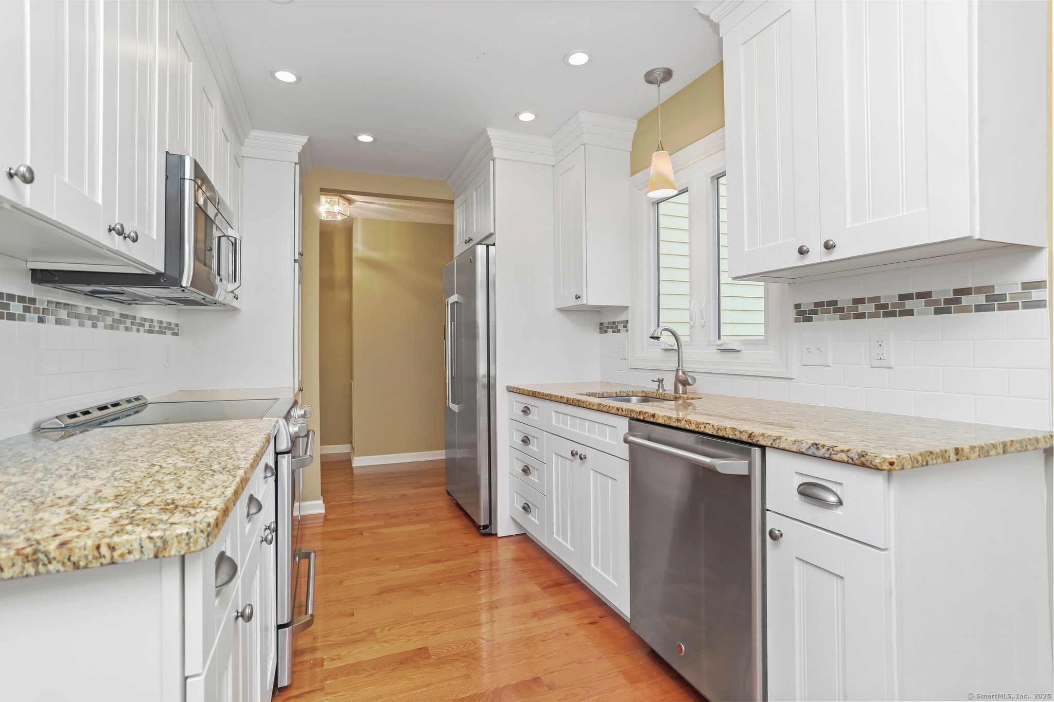 67 Ridgewood, Shelton, Connecticut 06484