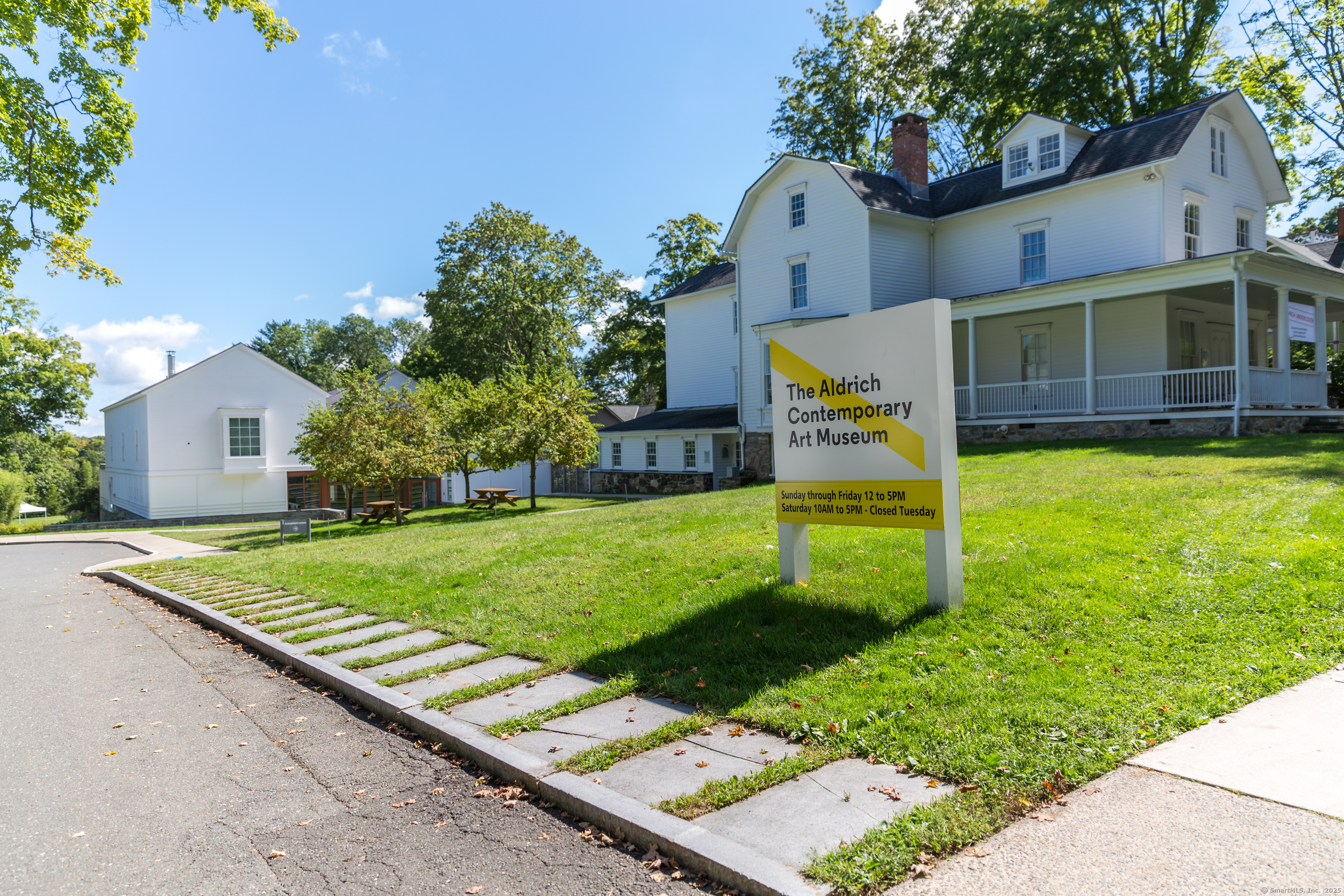 4 Sandlewood, Ridgefield, Connecticut 06877