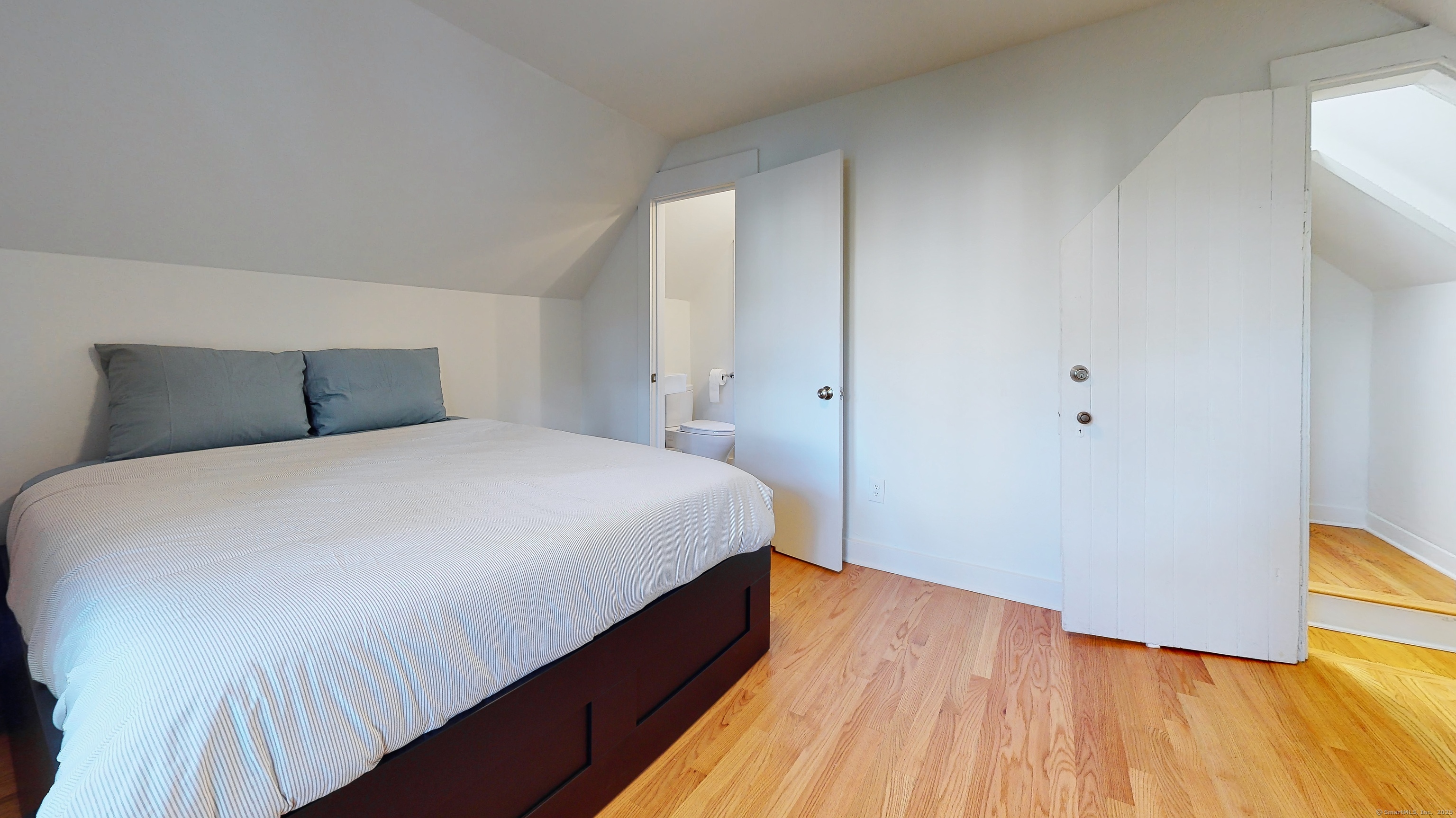 88-1/2 Edwards, New Haven, 06511, 3 Bedrooms Bedrooms, ,1 BathroomBathrooms,Residential Rental,For Sale,Edwards,24093618