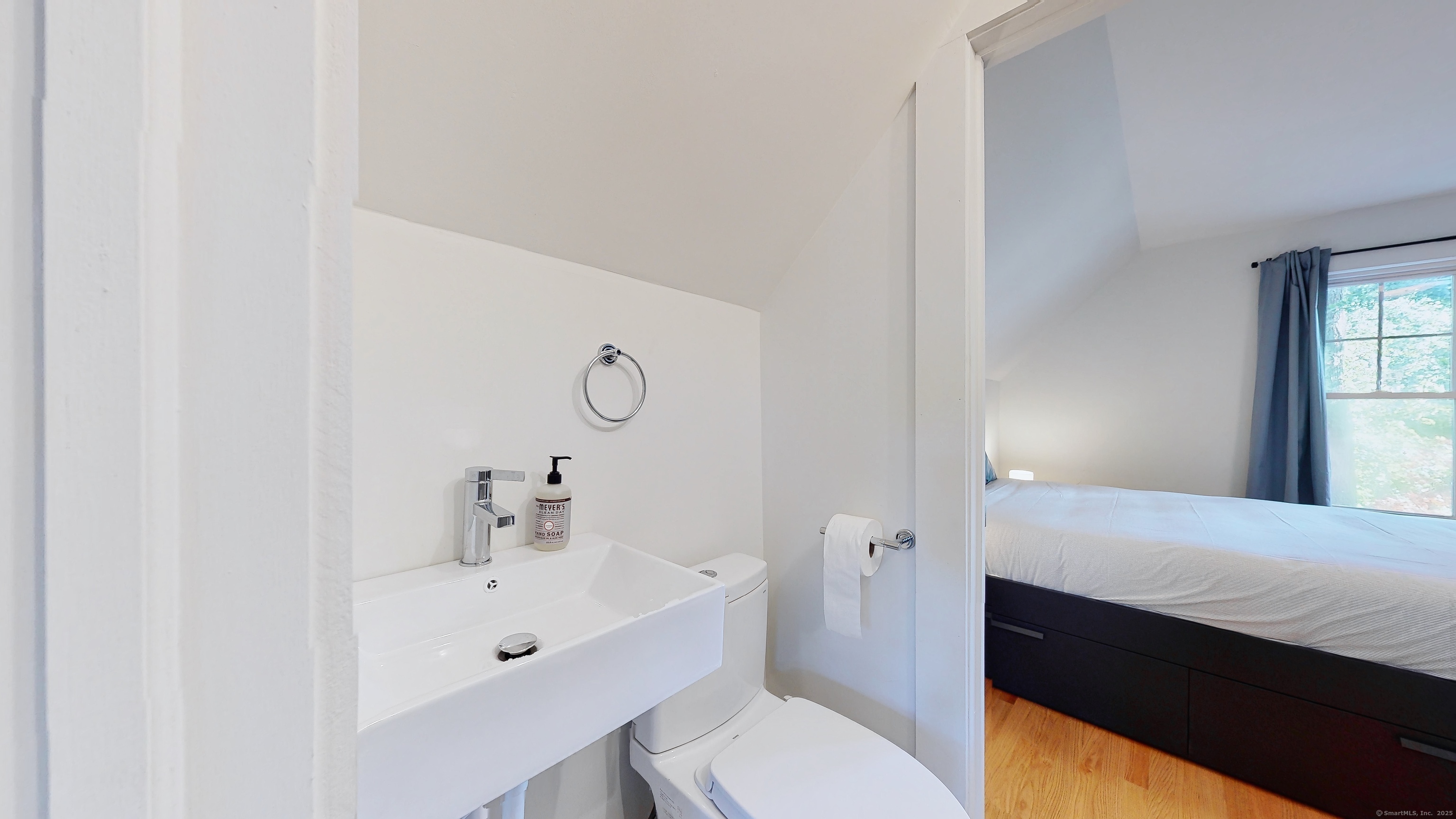 88-1/2 Edwards, New Haven, 06511, 3 Bedrooms Bedrooms, ,1 BathroomBathrooms,Residential Rental,For Sale,Edwards,24093618