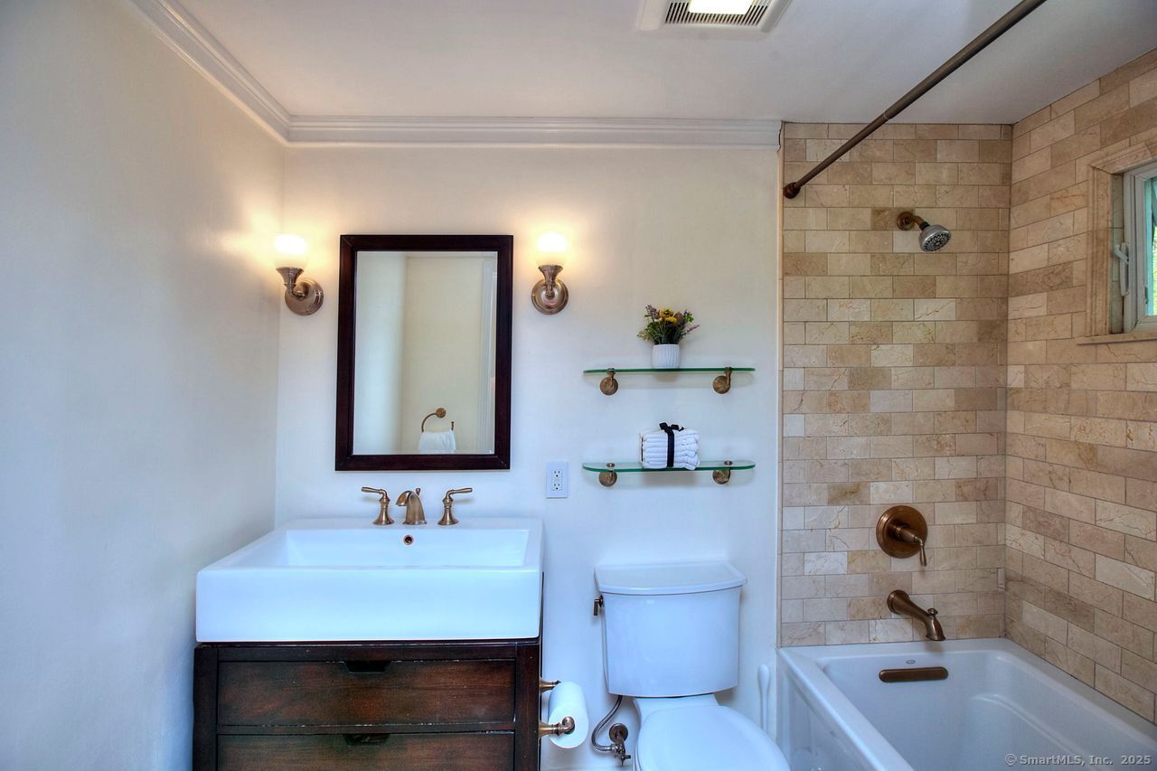 20 Cranbury, Westport, Connecticut 06880