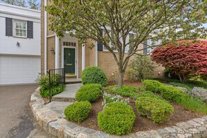 205 Main Street, Unit APT 9