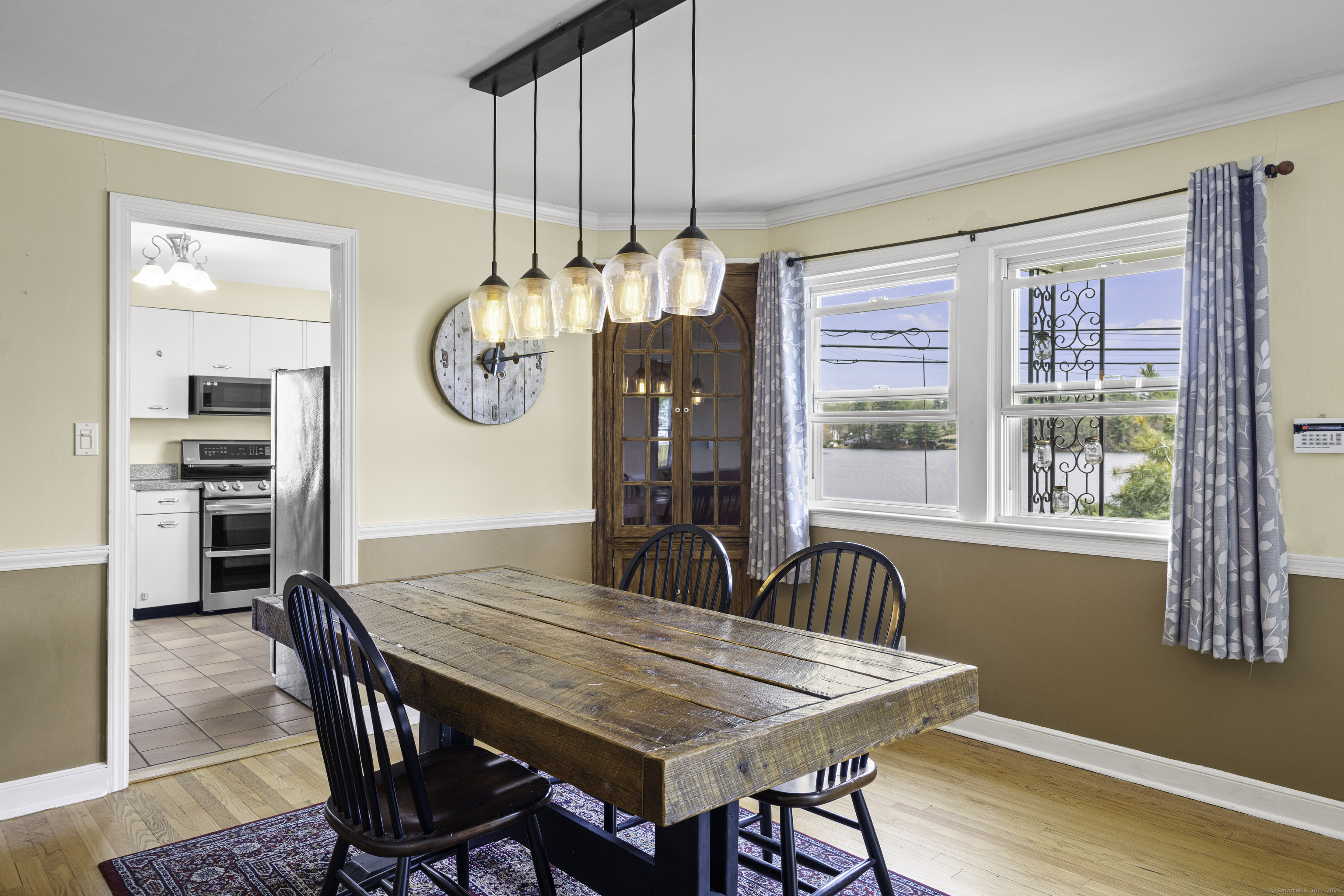 870 Lakeside, Bridgeport, Connecticut 06606