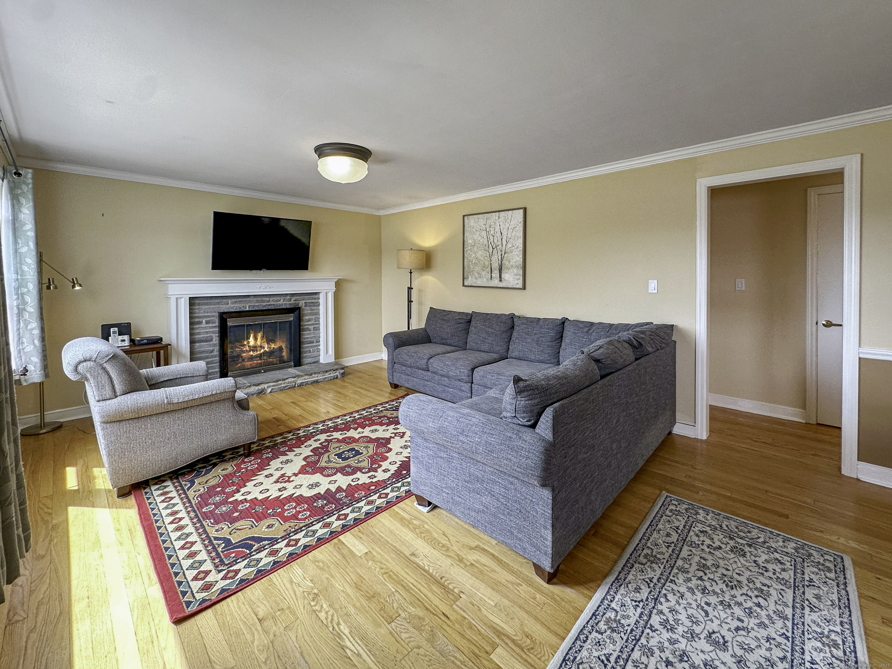 870 Lakeside, Bridgeport, Connecticut 06606