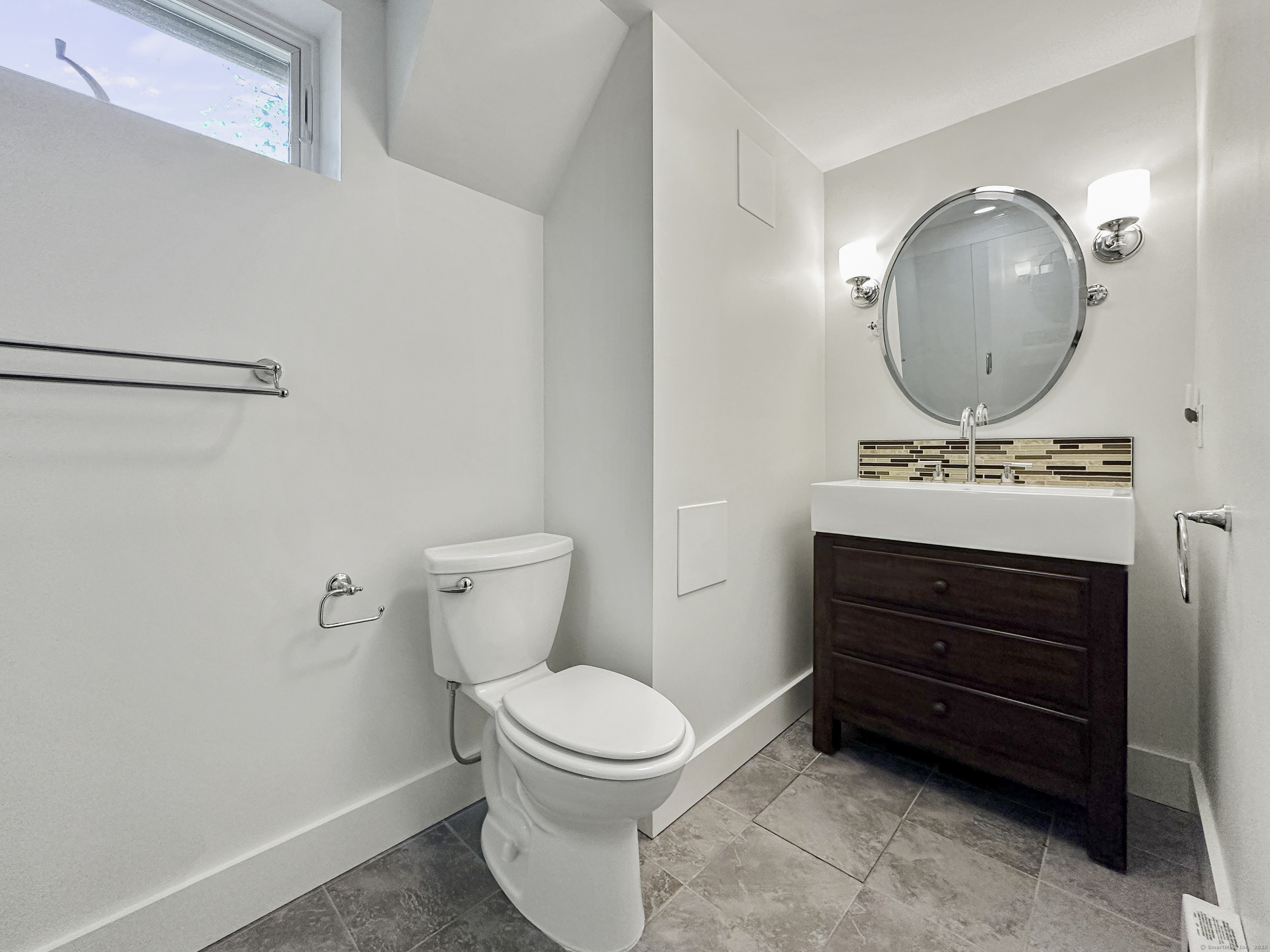 870 Lakeside, Bridgeport, Connecticut 06606