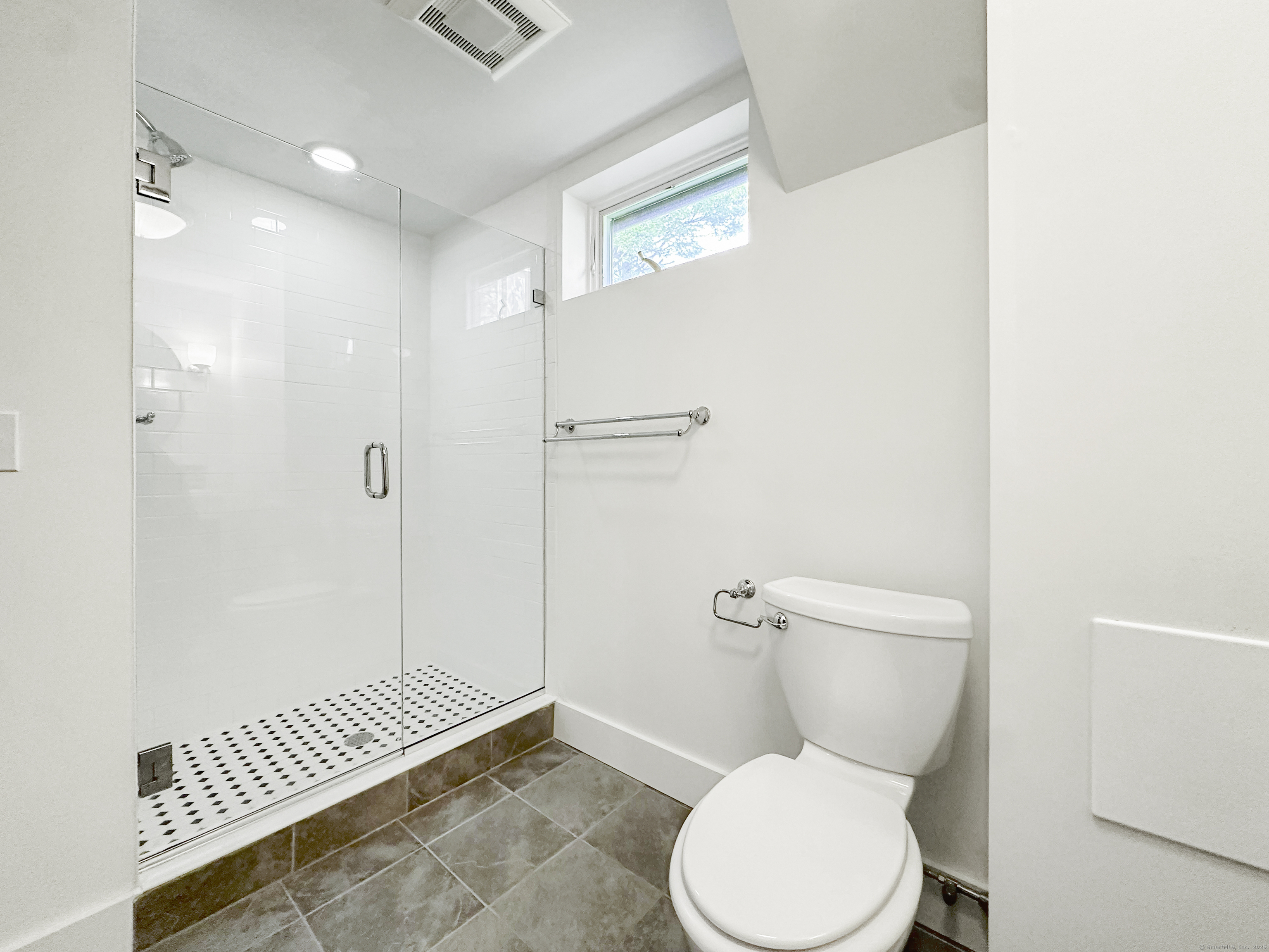 870 Lakeside, Bridgeport, Connecticut 06606