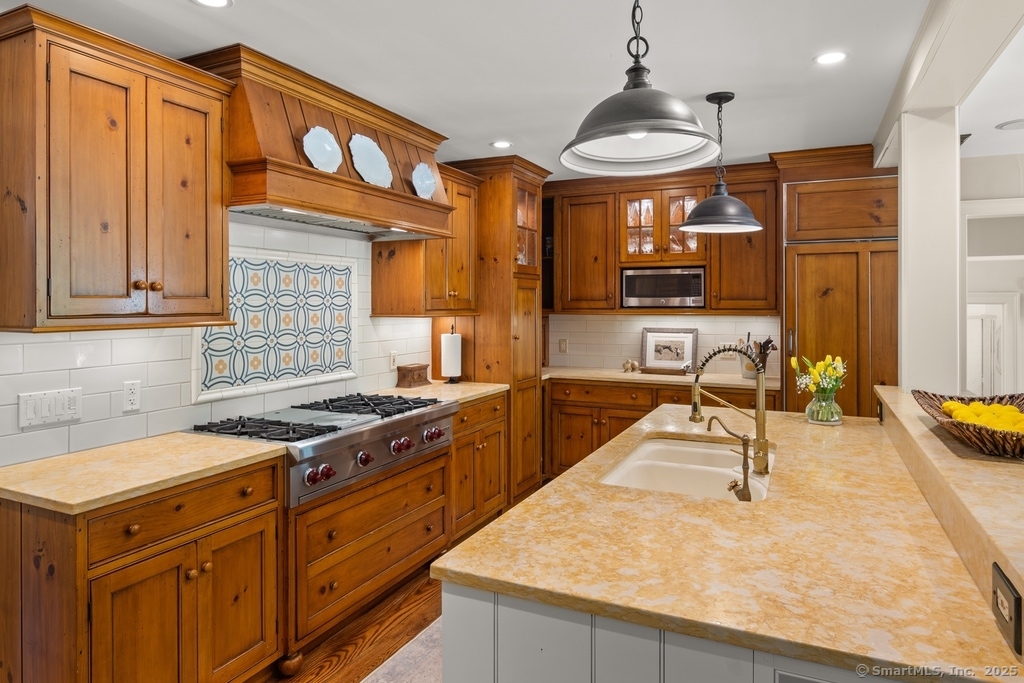 38 Old Rock, Norwalk, Connecticut 06850