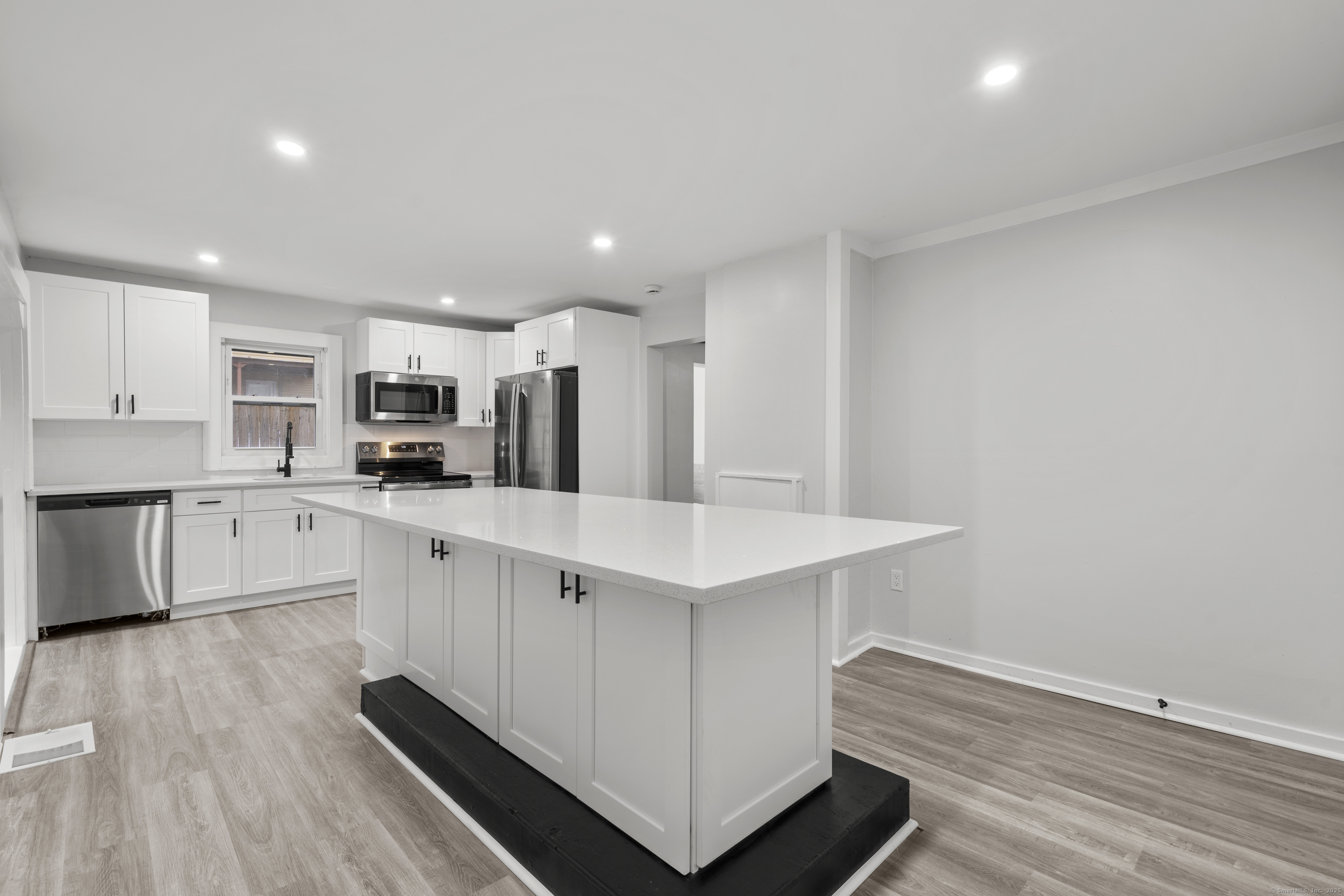 18 Brook, Shelton, Connecticut 06484