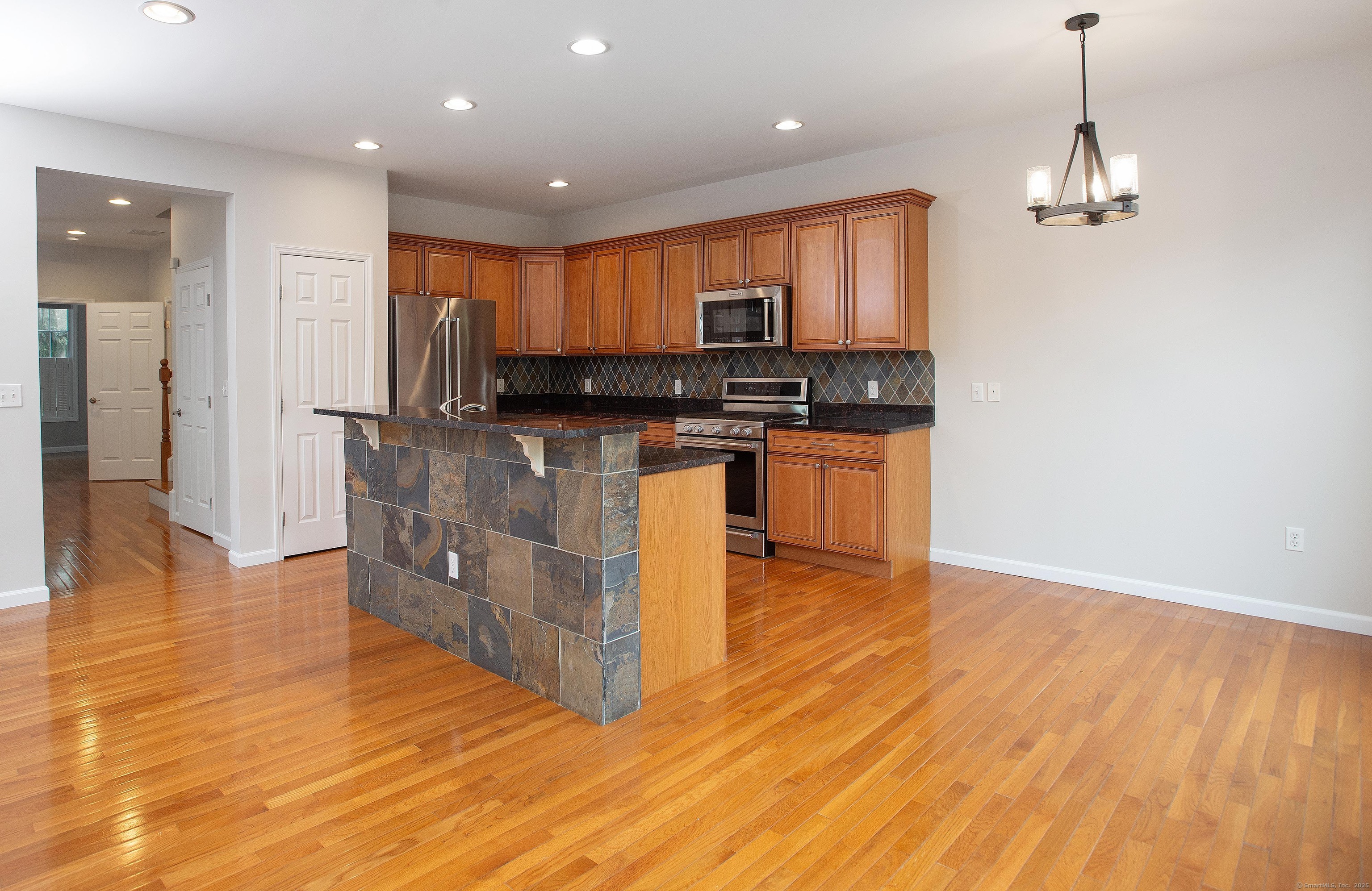 7 Shawe, Danbury, Connecticut 06810