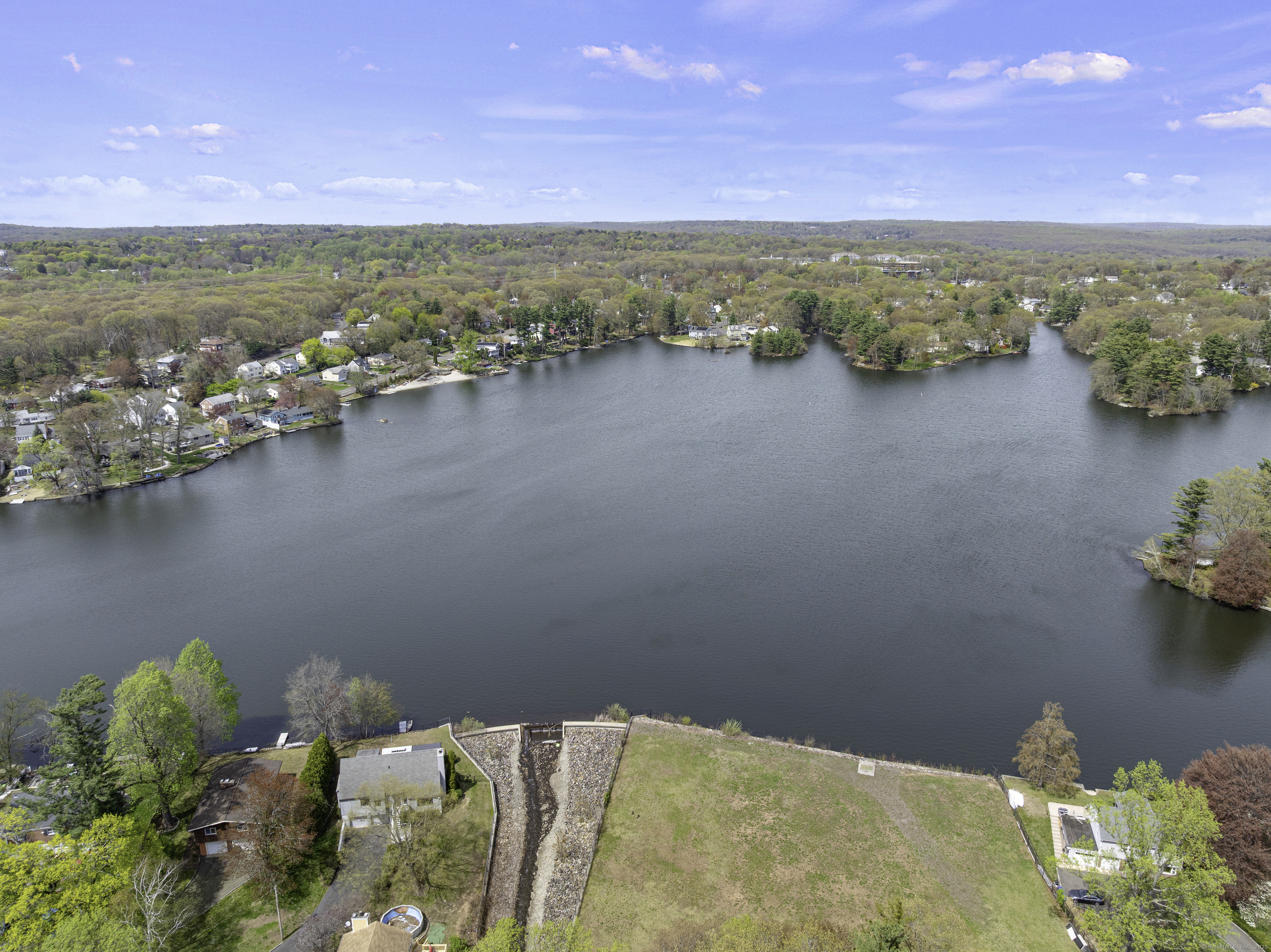 870 Lakeside, Bridgeport, Connecticut 06606