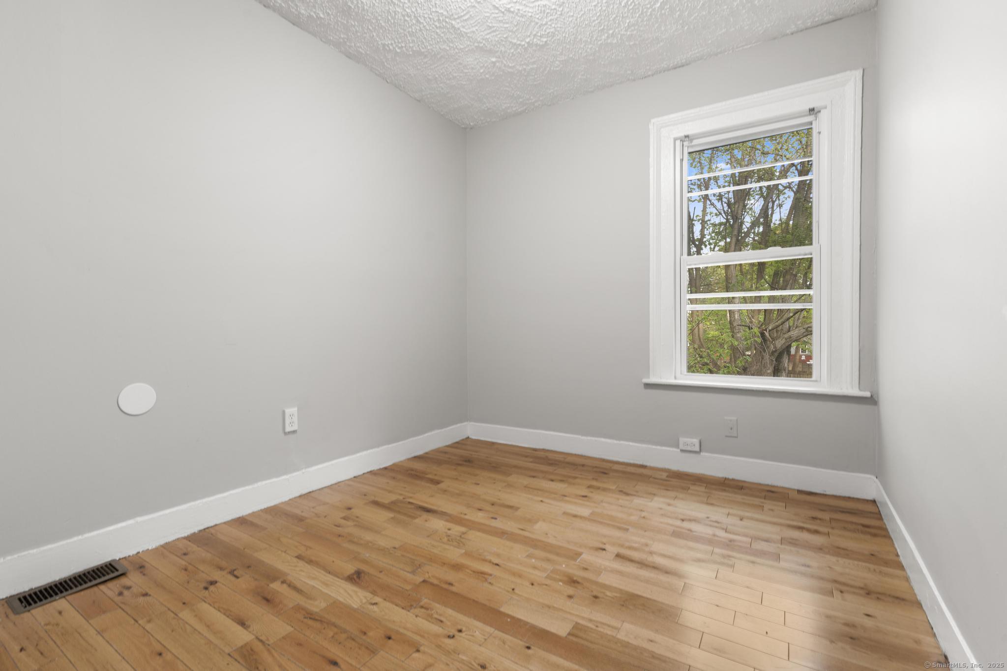 17 Shelton, New Haven, Connecticut 06511