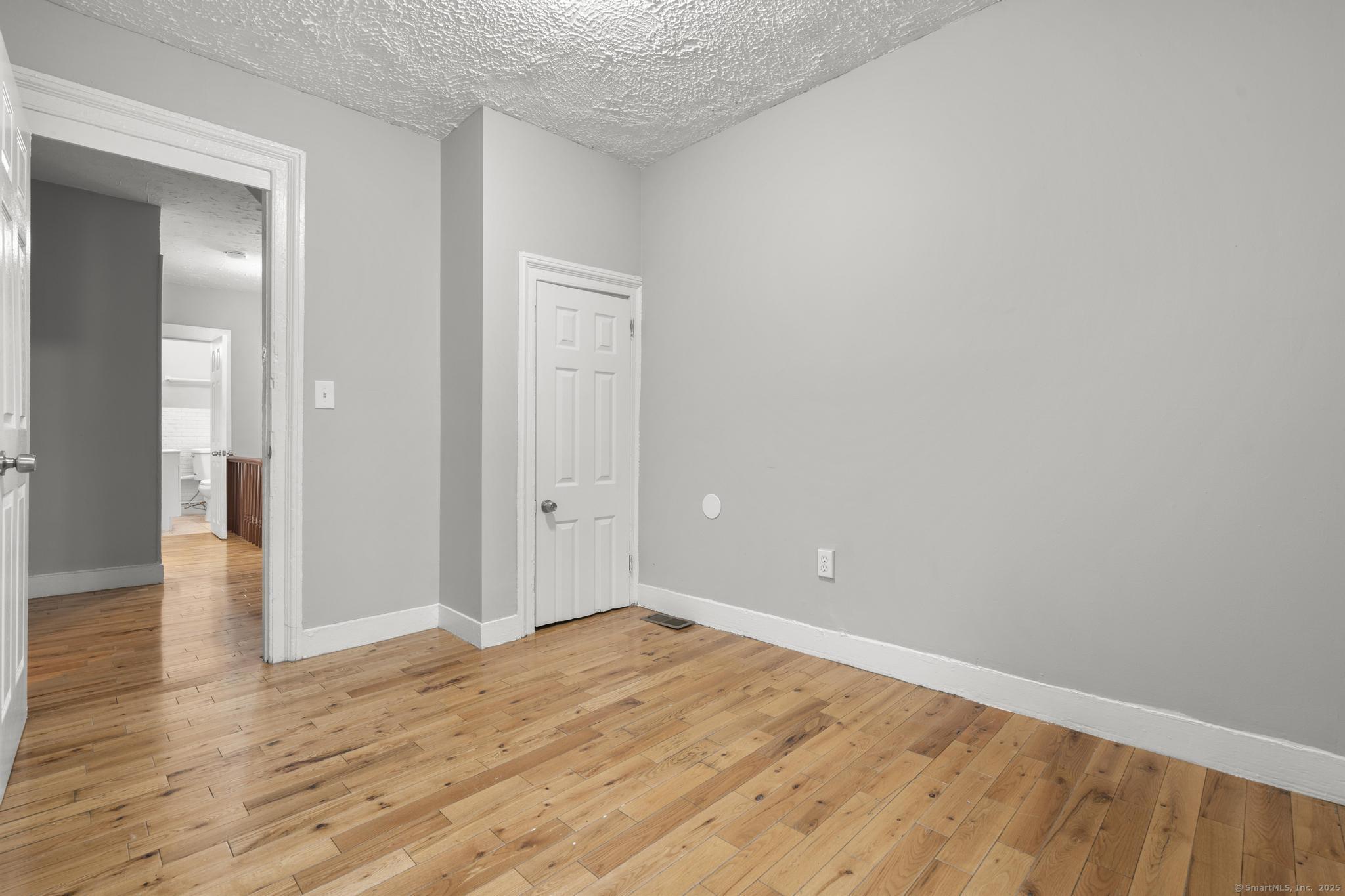 17 Shelton, New Haven, Connecticut 06511