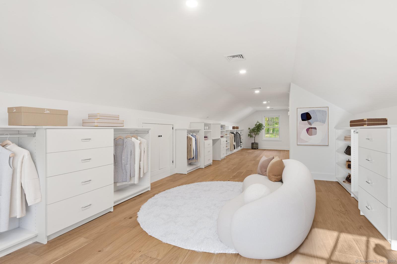 82 Indian Hill, Wilton, Connecticut 06897