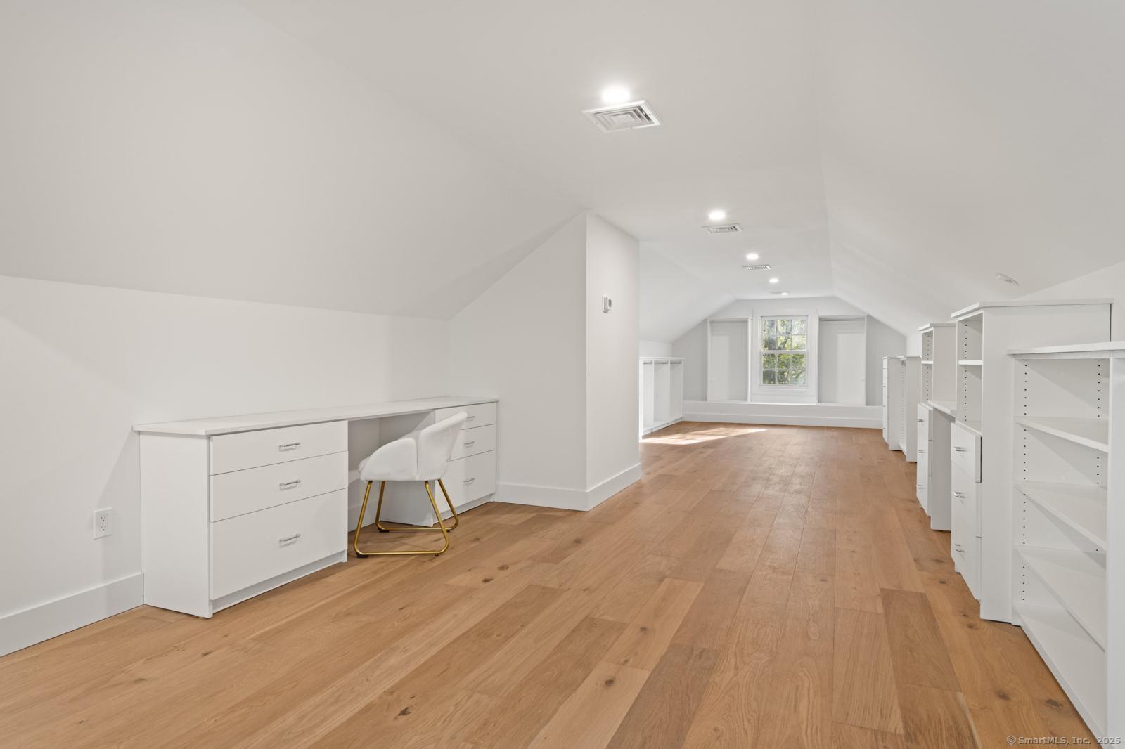 82 Indian Hill, Wilton, Connecticut 06897