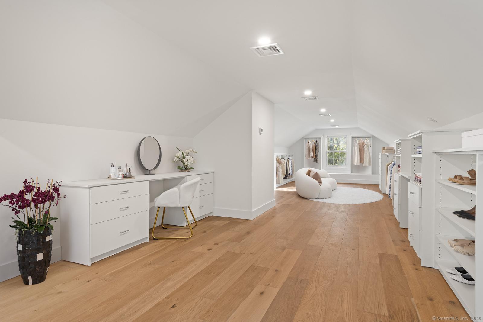 82 Indian Hill, Wilton, Connecticut 06897
