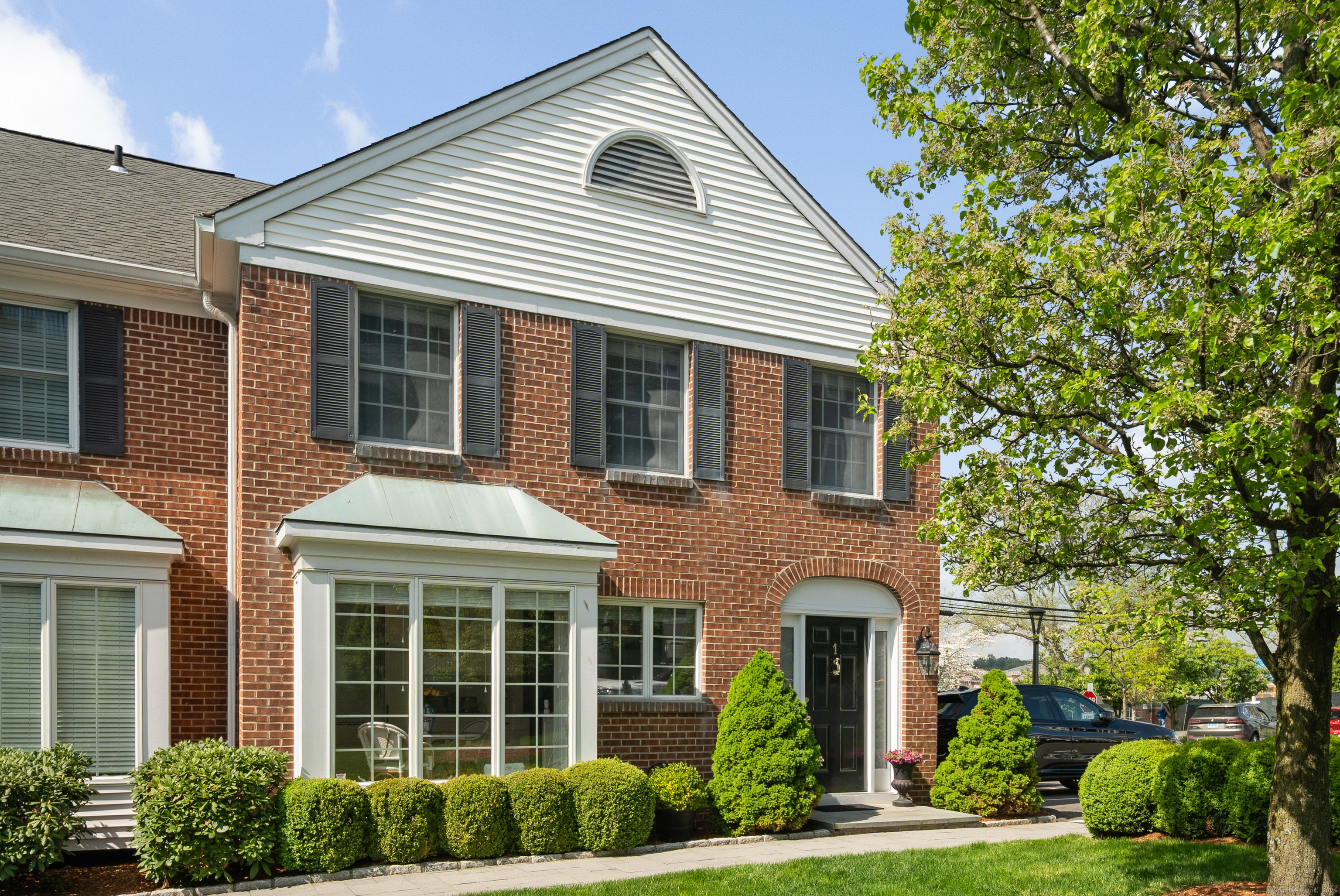 1 Maple, New Canaan, Connecticut 06840