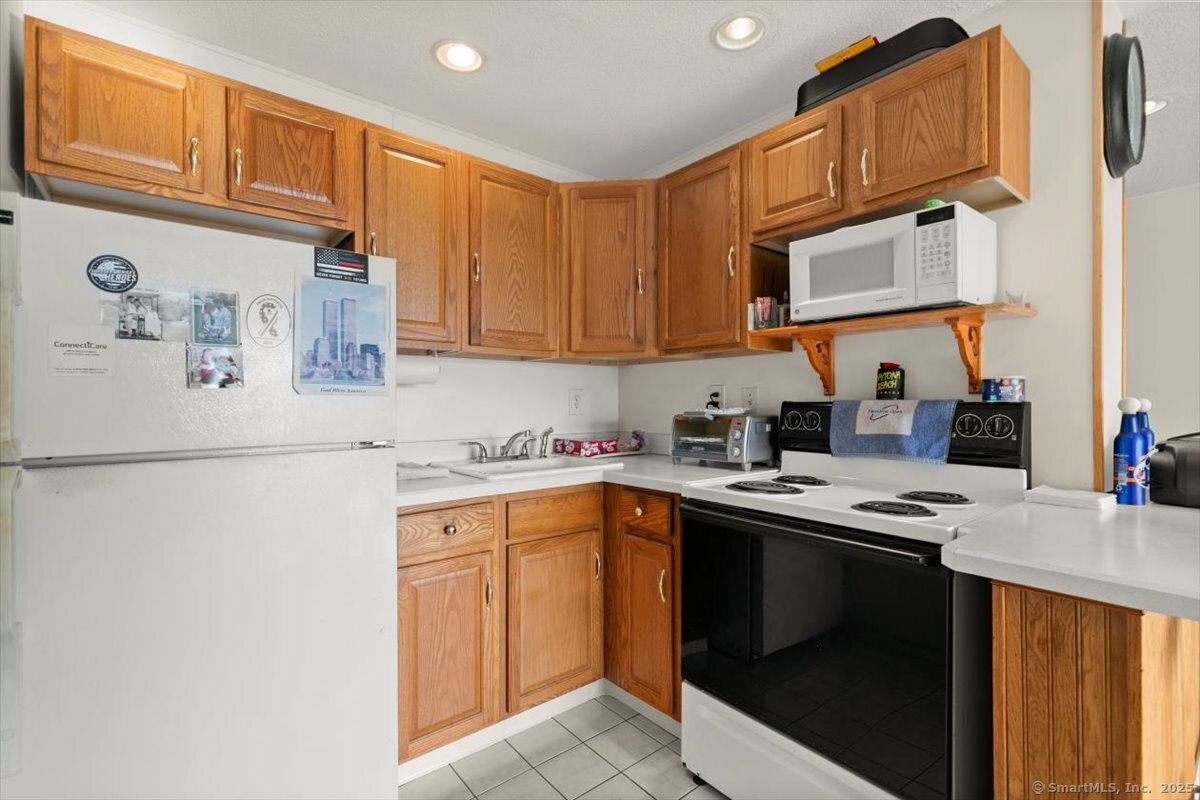 242 West, West Haven, Connecticut 06516