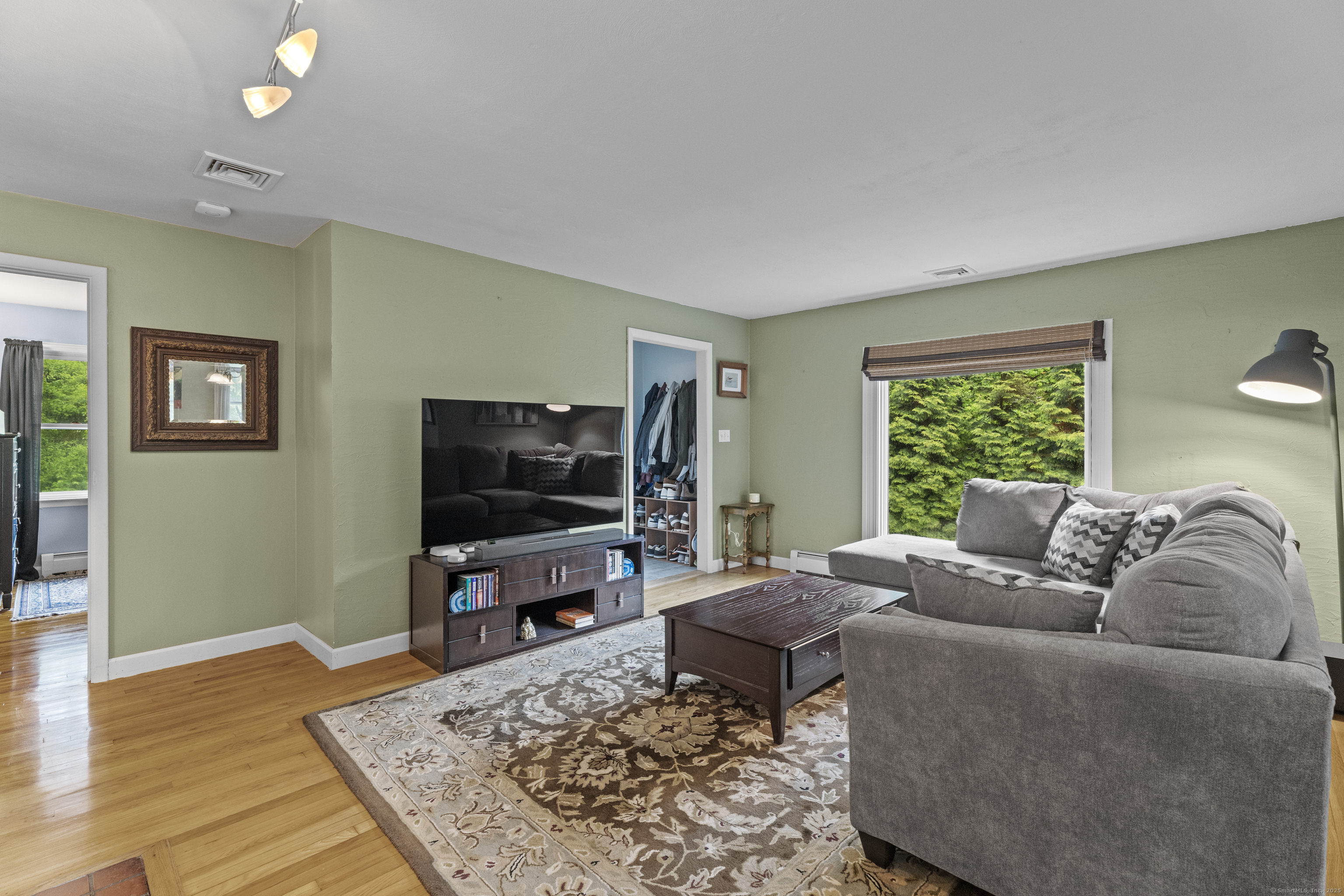 196 Harrison, Cheshire, Connecticut 06410