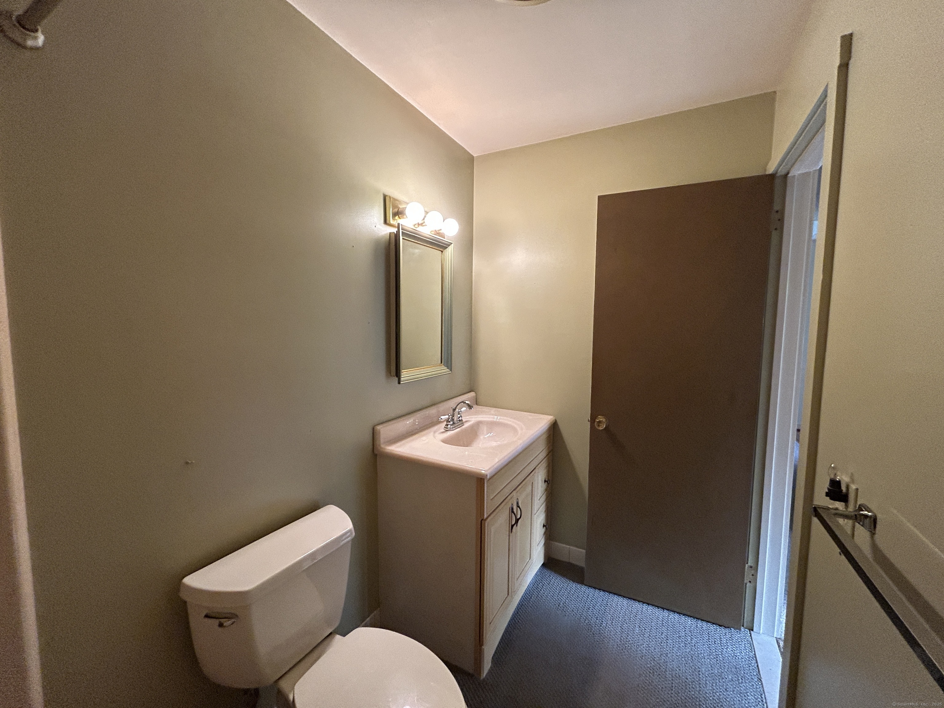 8 Pilgrim, Wallingford, Connecticut 06492