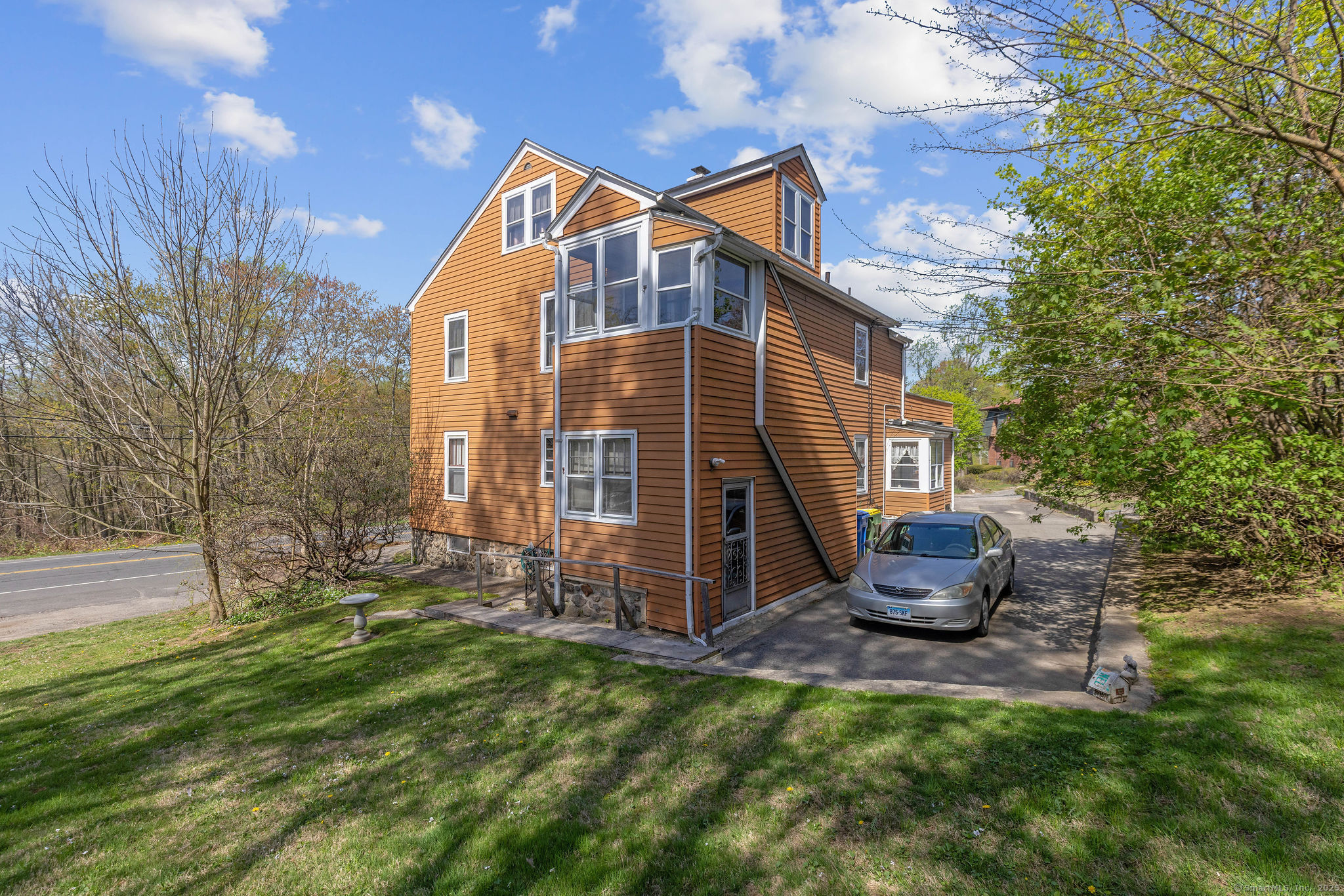 873 Meriden, Waterbury, Connecticut 06705