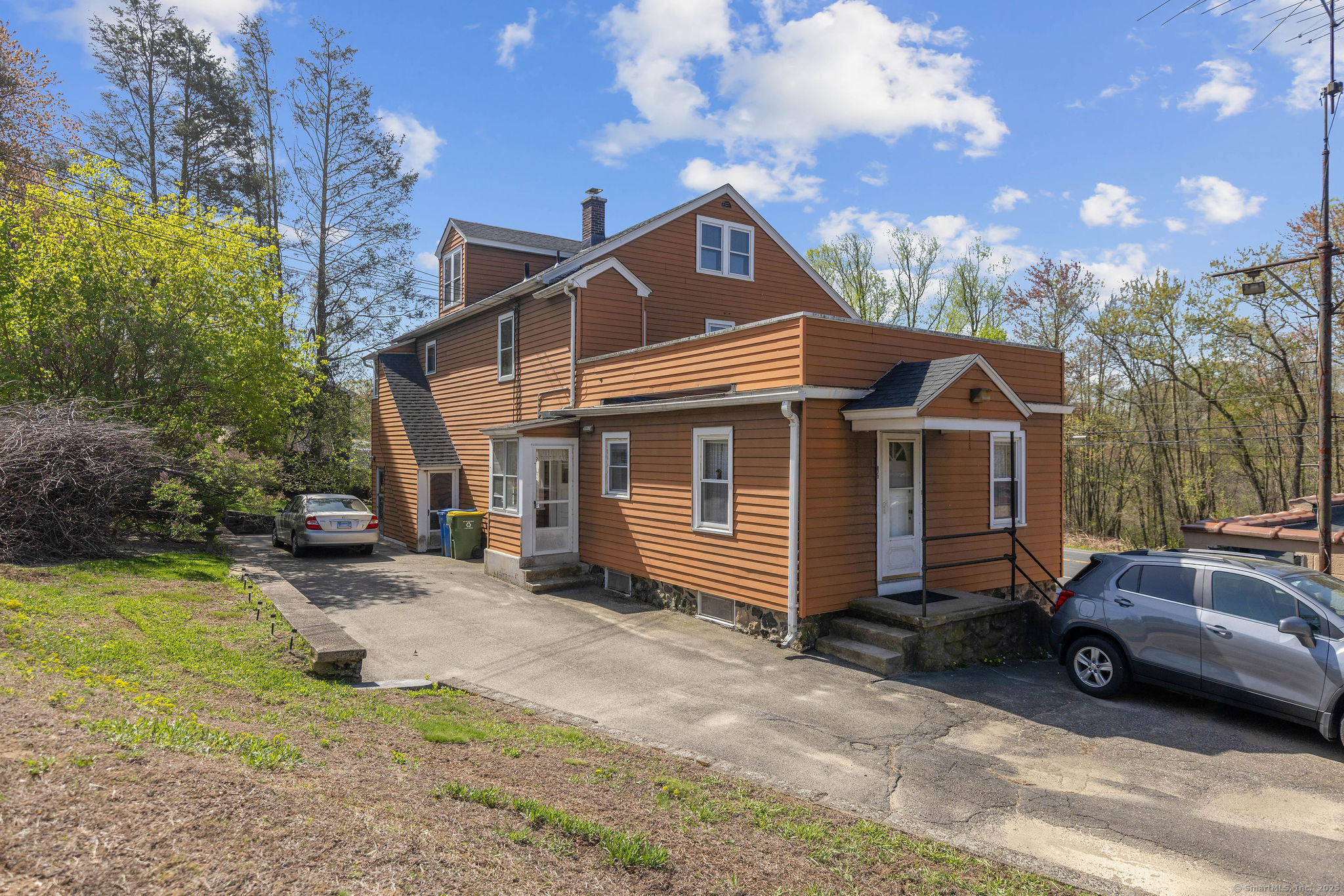 873 Meriden, Waterbury, Connecticut 06705