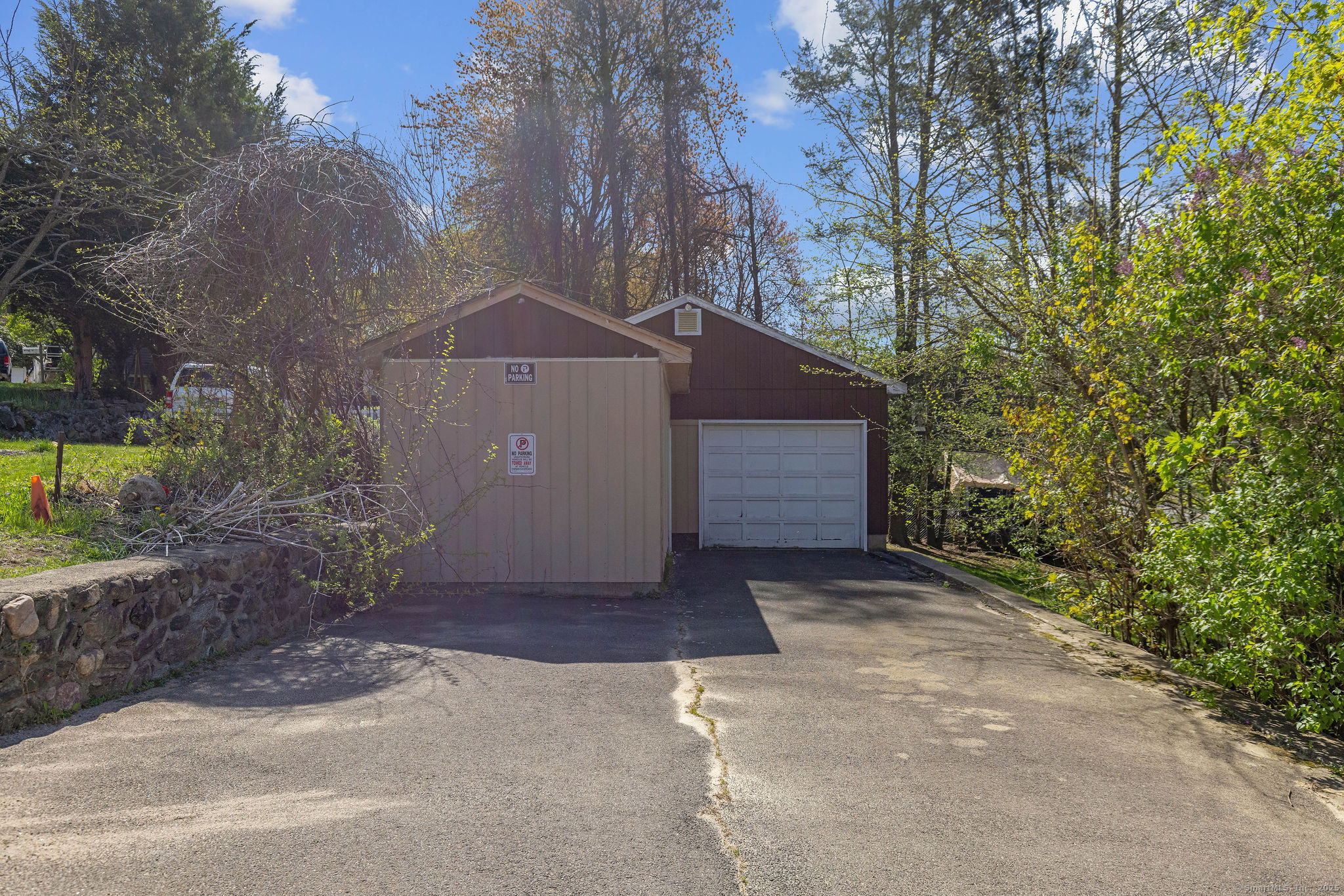 873 Meriden, Waterbury, Connecticut 06705