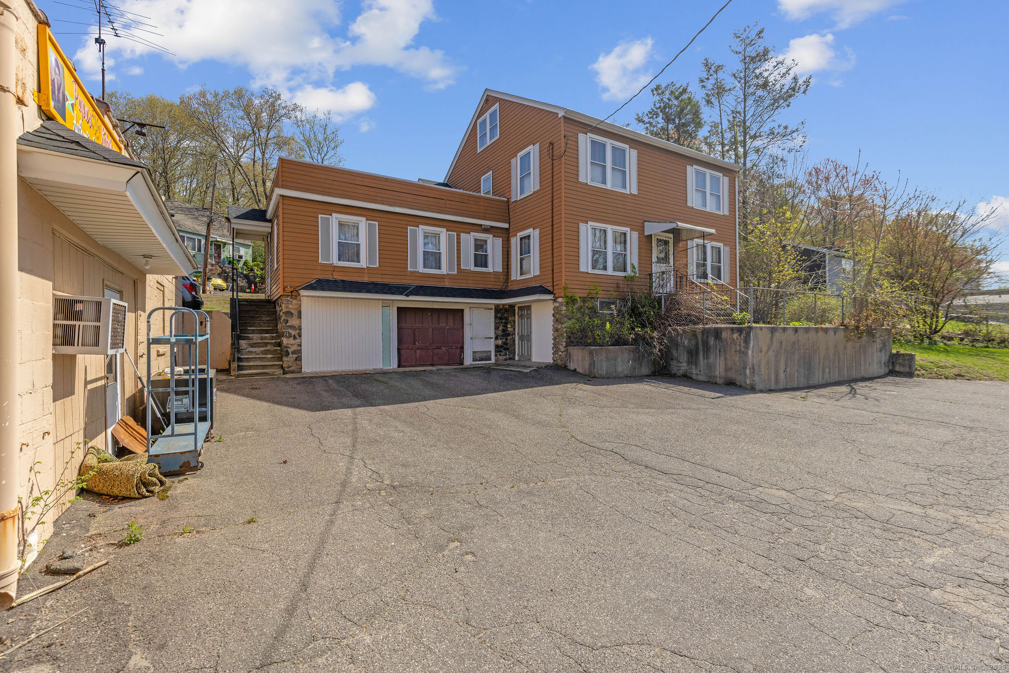 873 Meriden, Waterbury, Connecticut 06705