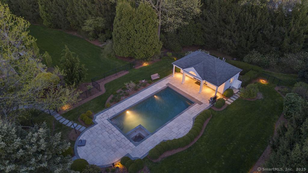 21 Queens Grant, Fairfield, Connecticut 06824