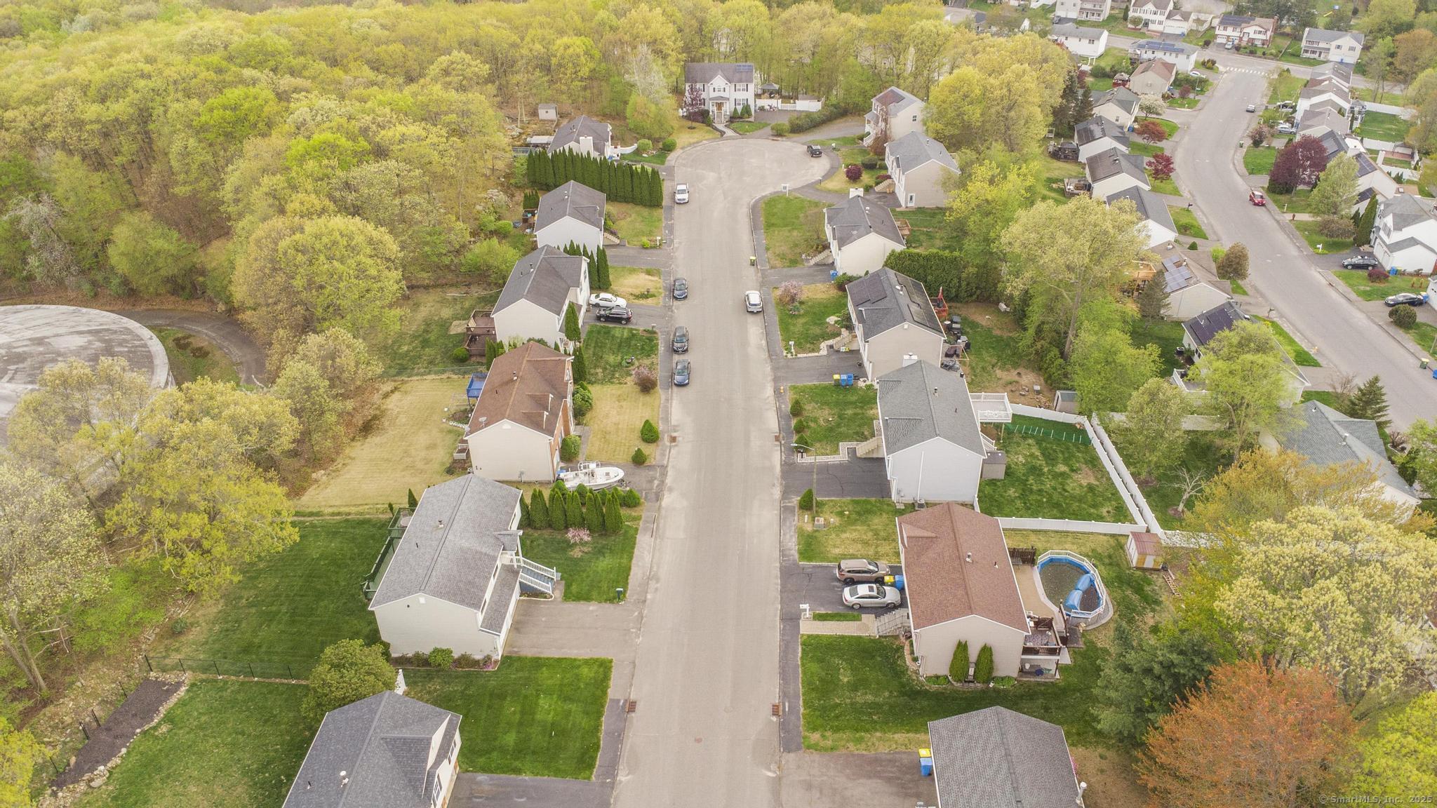 13 Woodcrest, Waterbury, Connecticut 06708