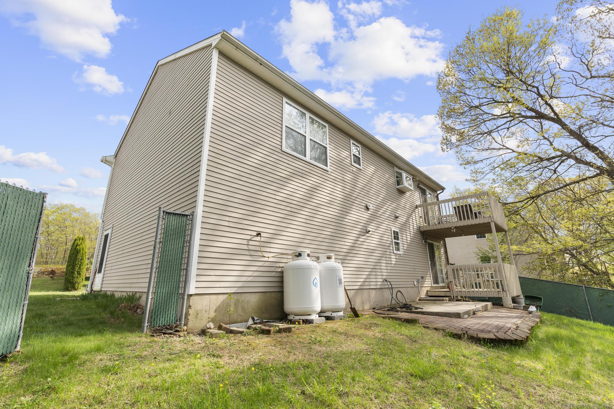 13 Woodcrest, Waterbury, Connecticut 06708