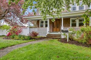 Homes for sale in Old Saybrook, CT | 26 College St, Old Saybrook, CT 06475 | MLS# 24093401