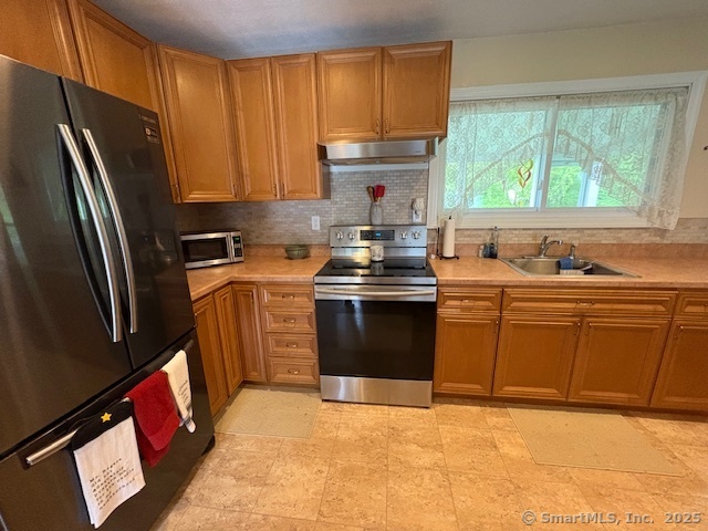 141 Lone Oak, New Milford, Connecticut 06776