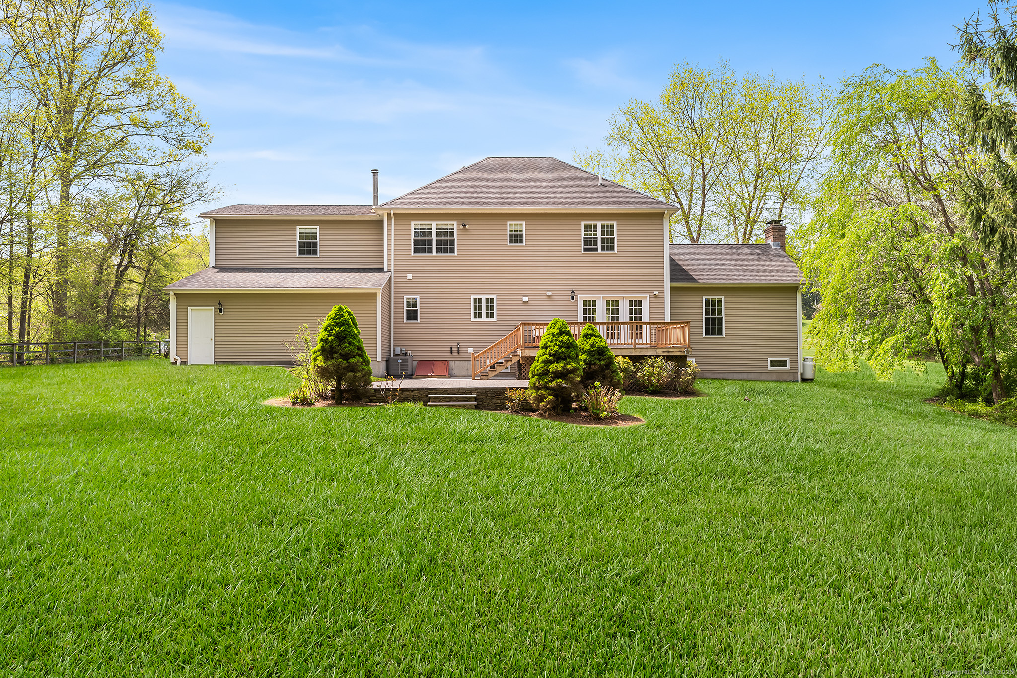 11 Aldo, Woodbridge, Connecticut 06525