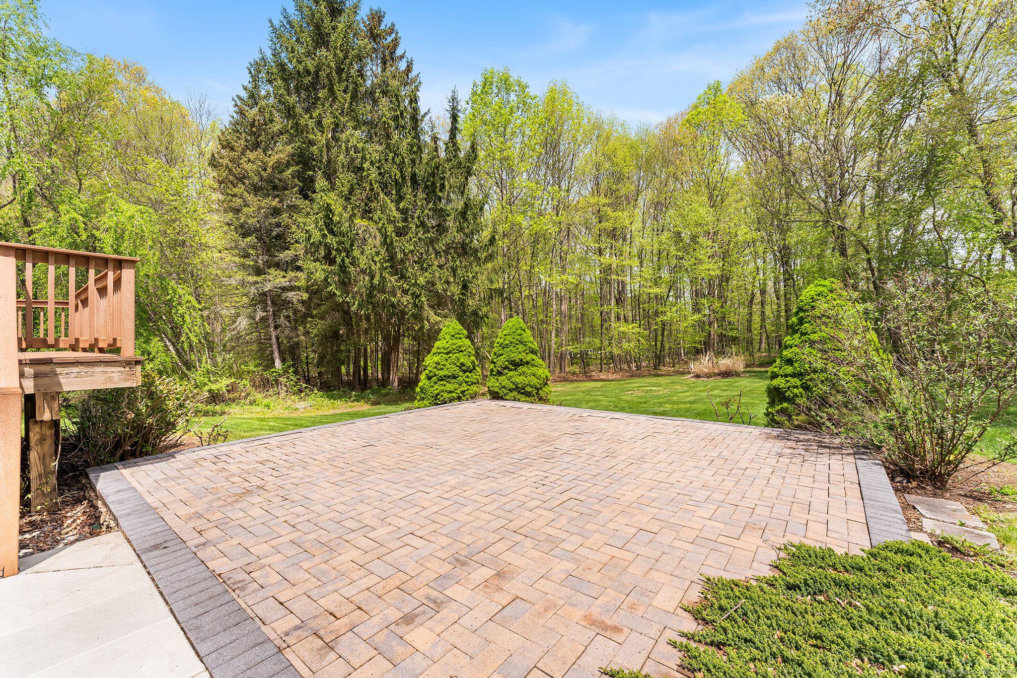 11 Aldo, Woodbridge, Connecticut 06525