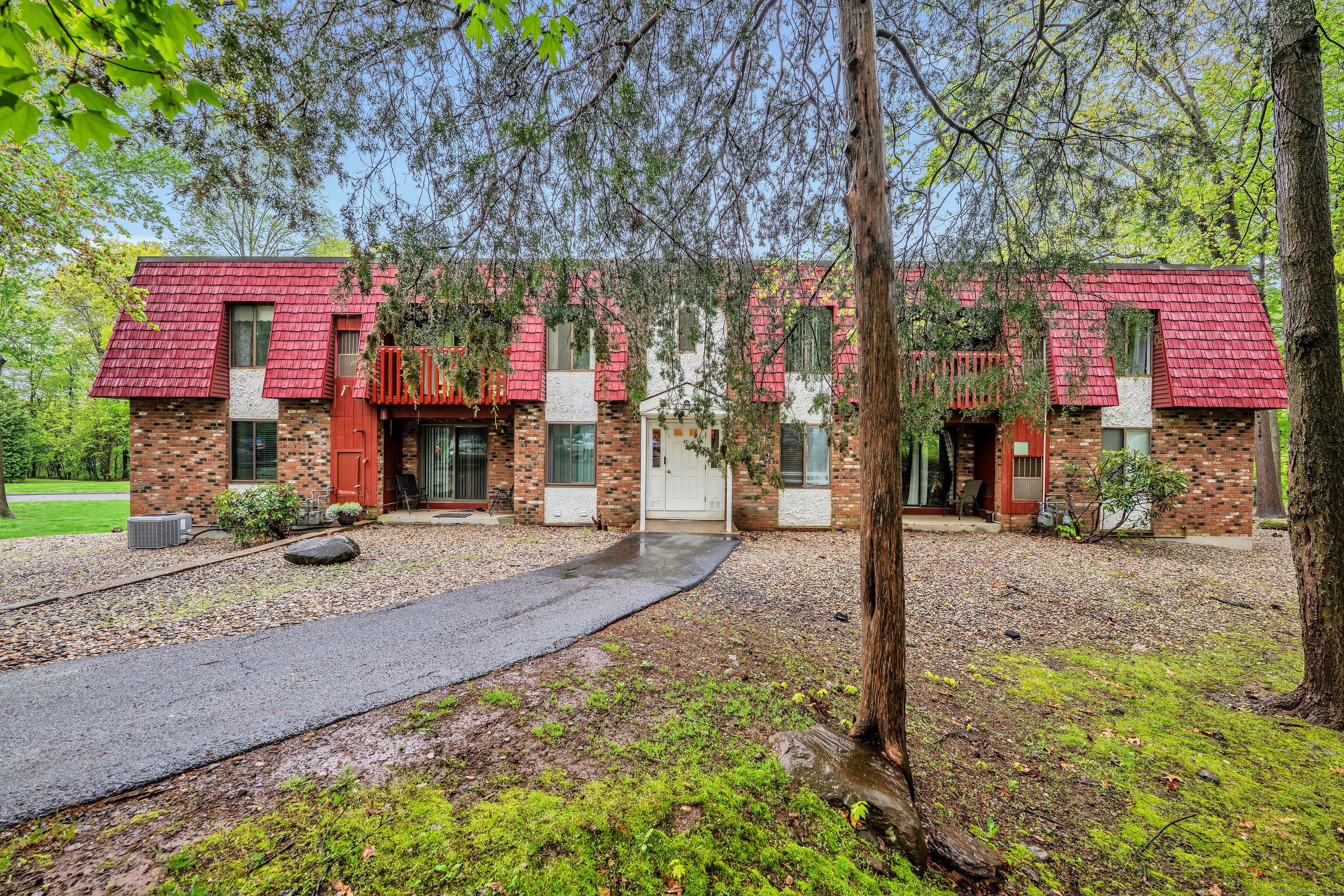 40 Woodsedge Drive Newington CT
