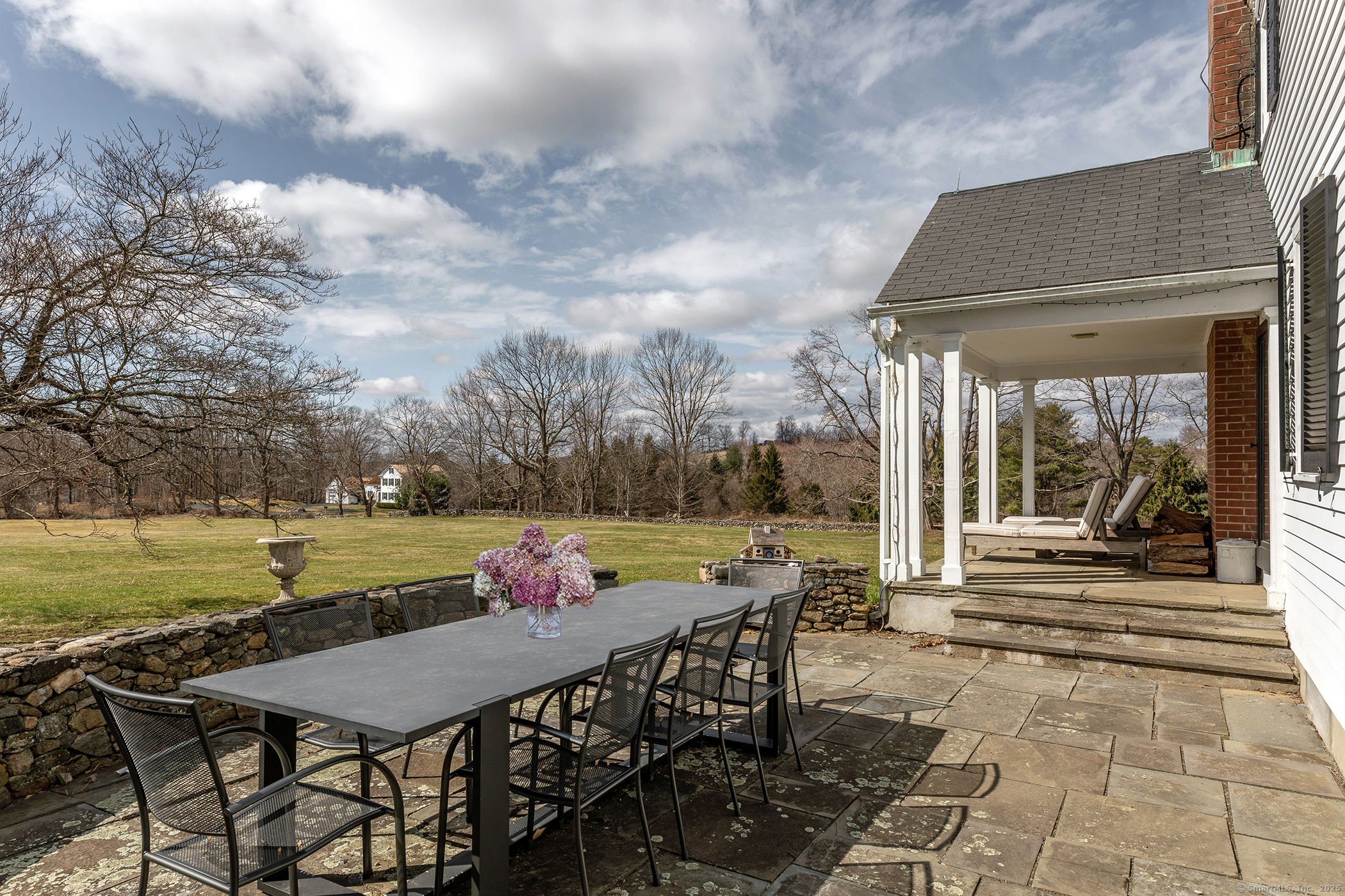 108 East, Washington, Connecticut 06793