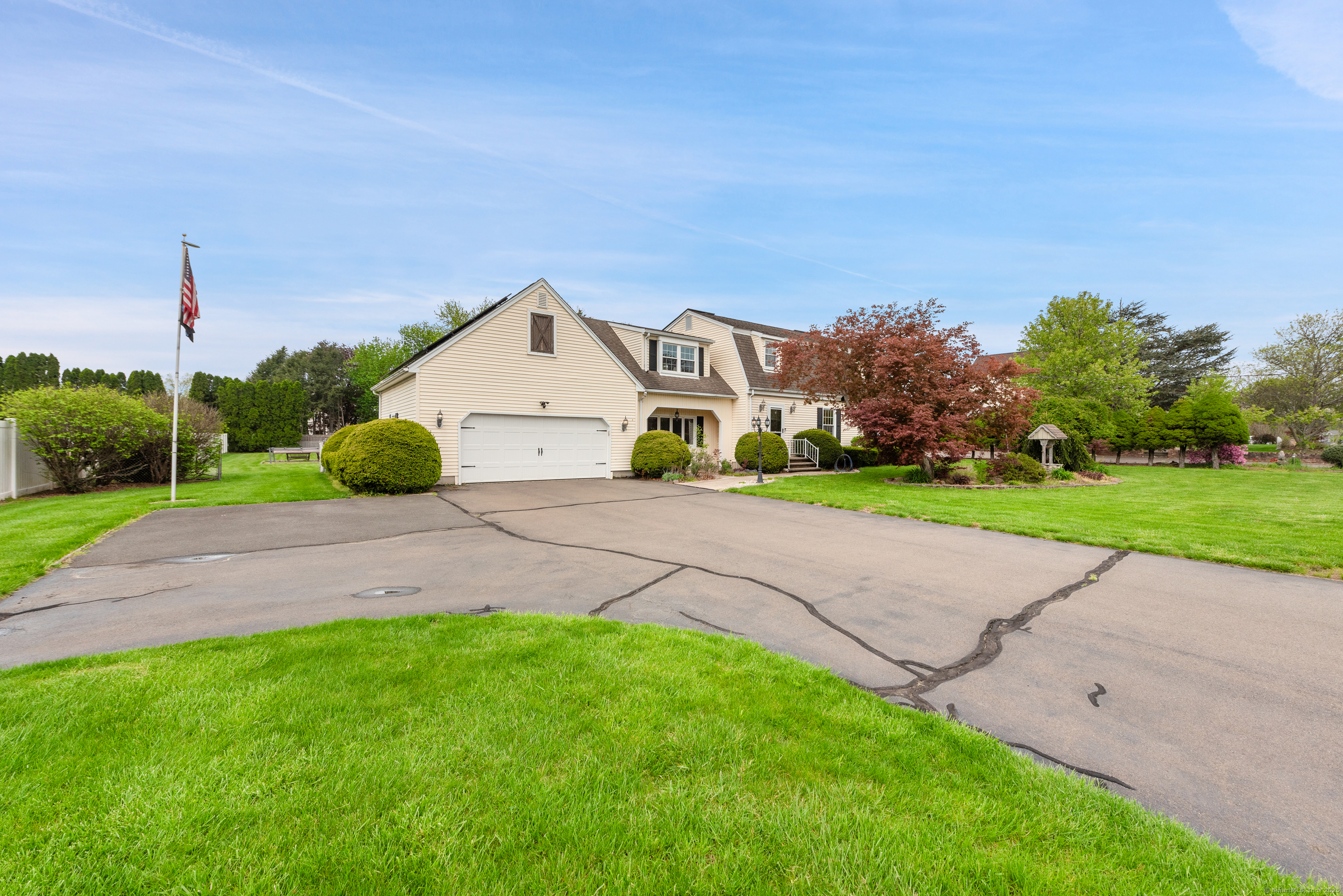 154 Rock, North Haven, Connecticut 06473