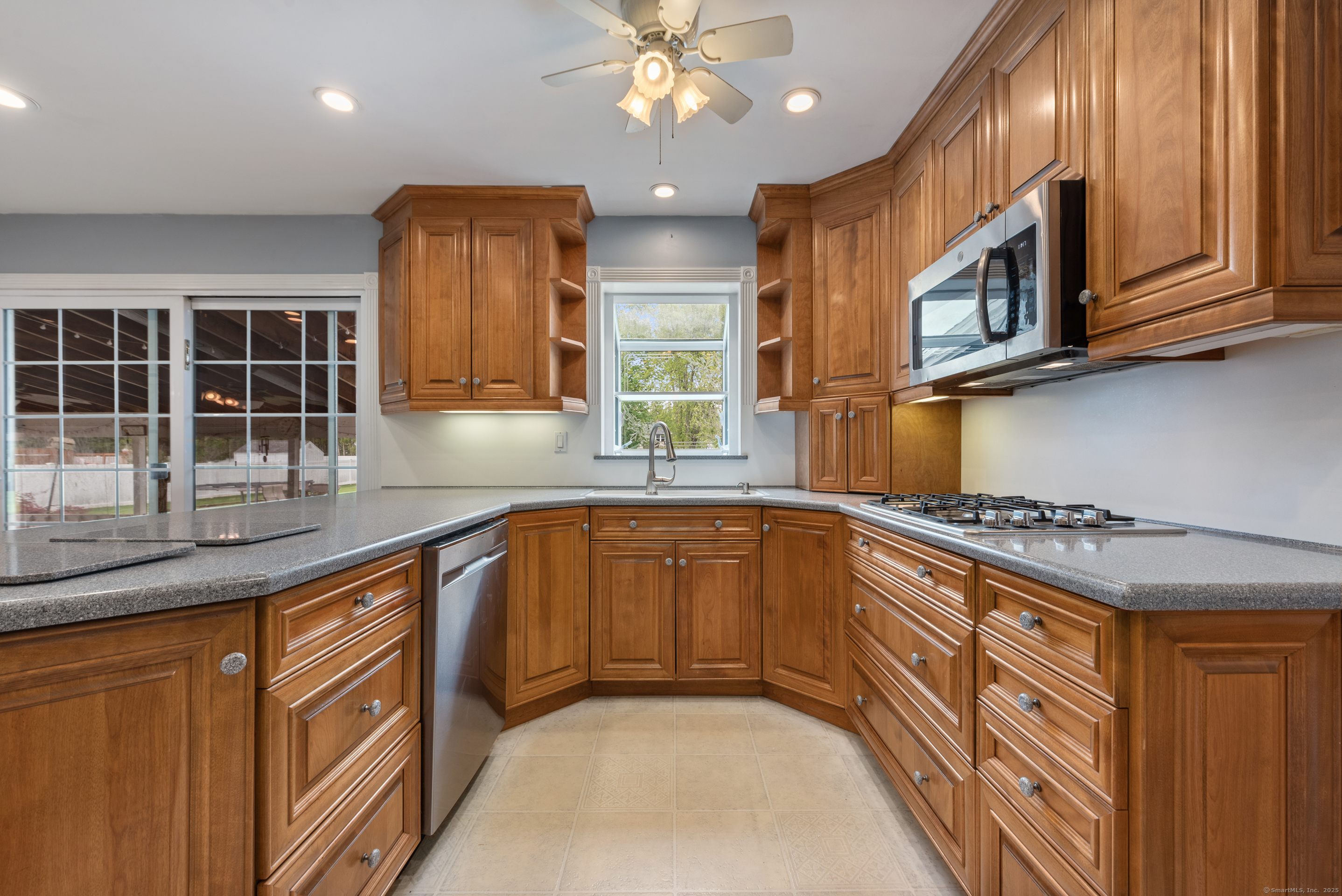 154 Rock, North Haven, Connecticut 06473