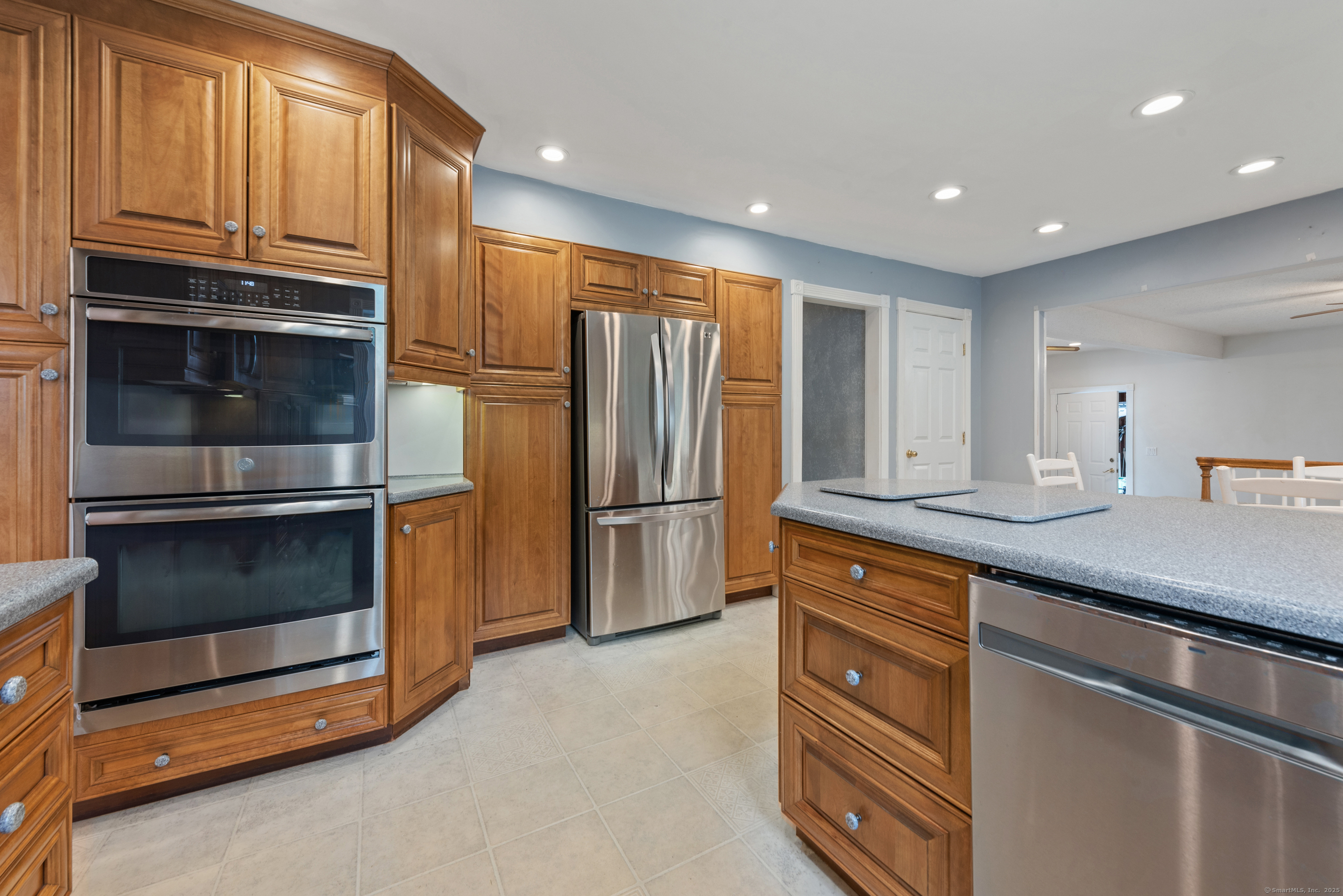 154 Rock, North Haven, Connecticut 06473