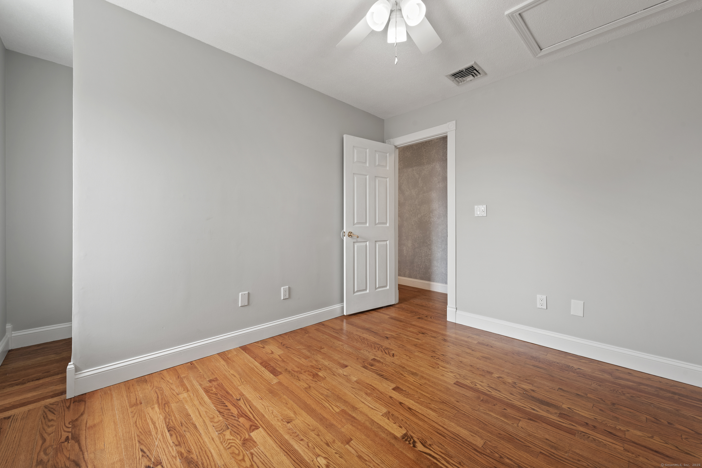 154 Rock, North Haven, Connecticut 06473