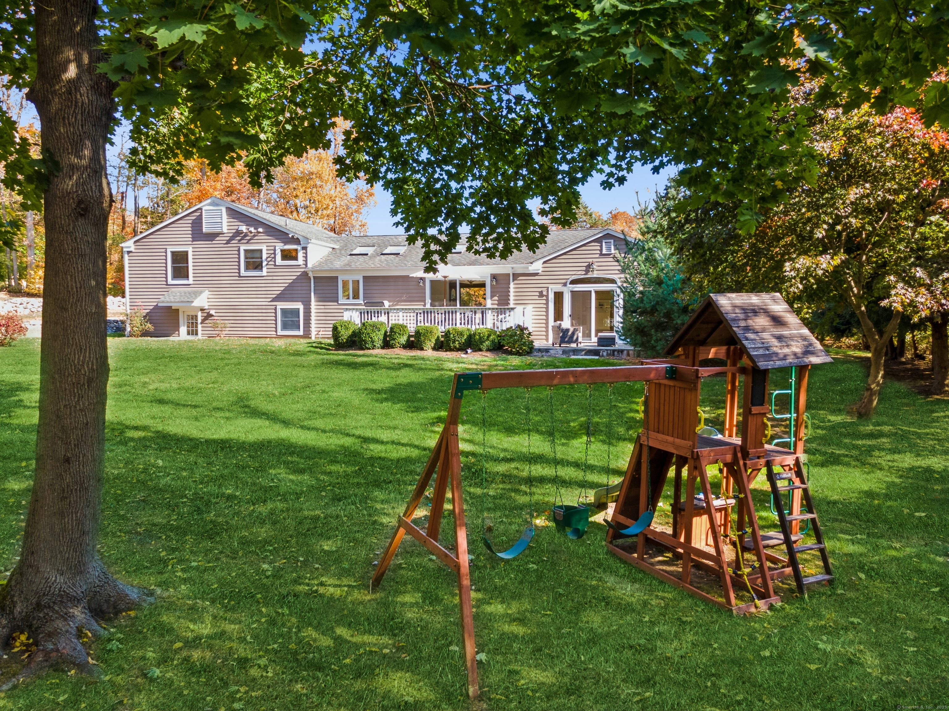 238 Thornridge, Stamford, Connecticut 06903